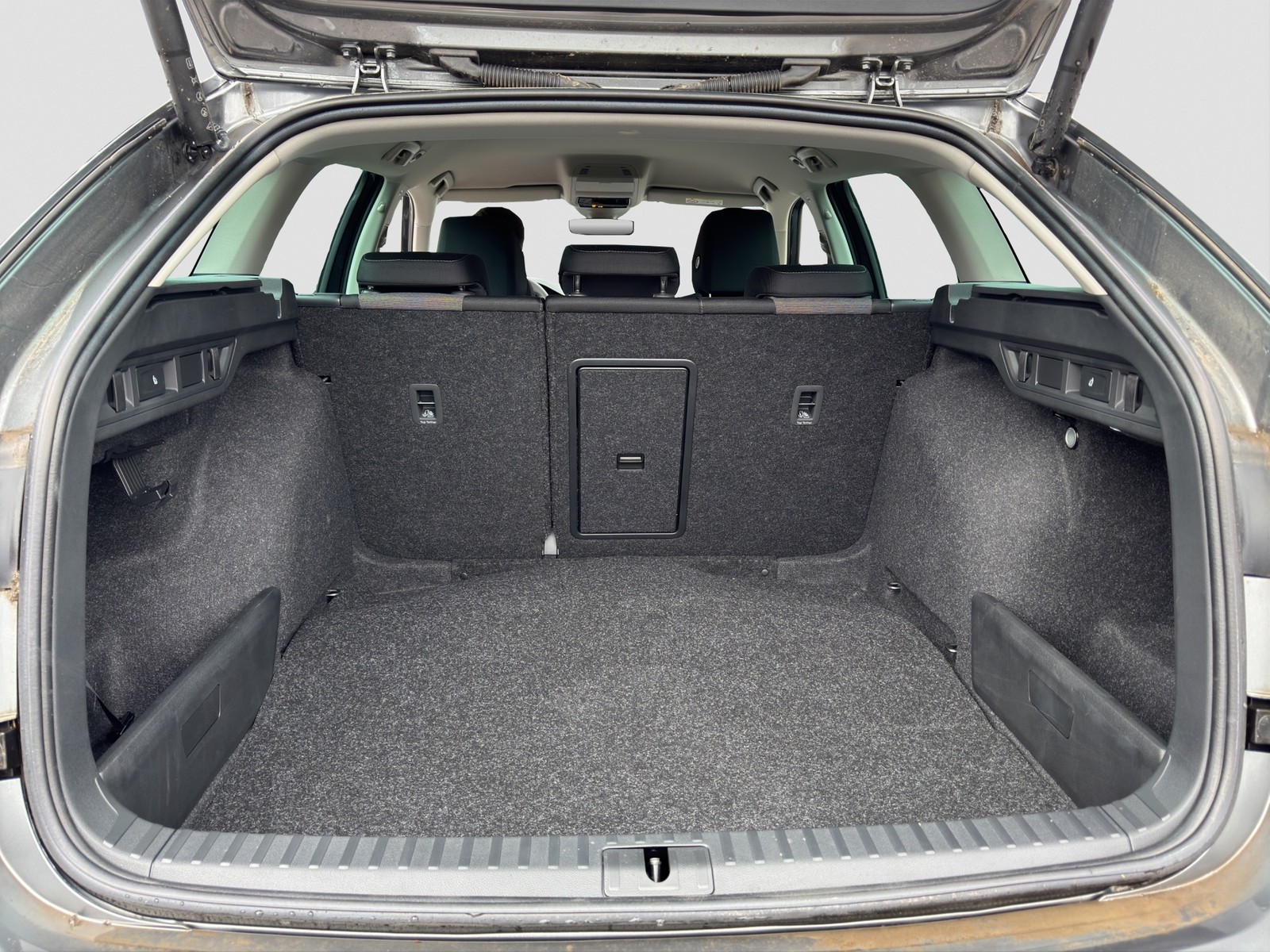 Skoda Octavia Combi 2.0 STYLE CAM ACC E-KLAPPE SITZHZ.