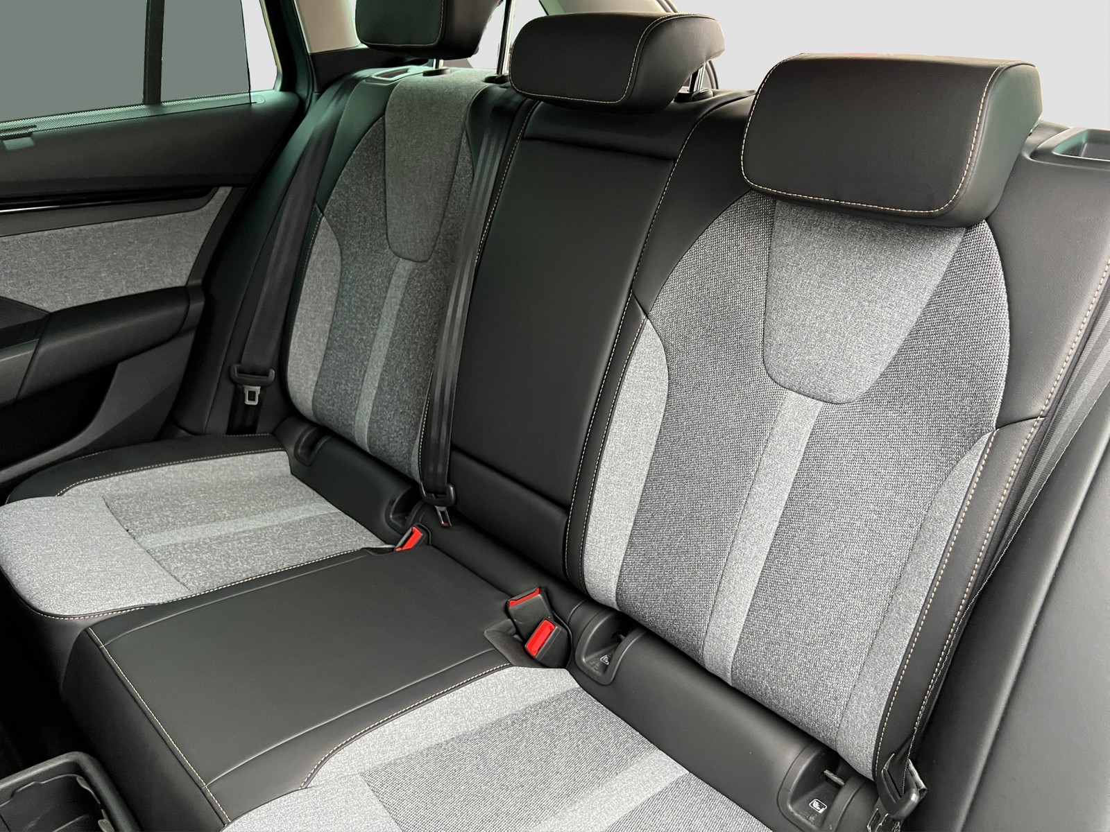 Skoda Octavia Combi 2.0 SELECTION CAM ACC LM18 EKLAPPE