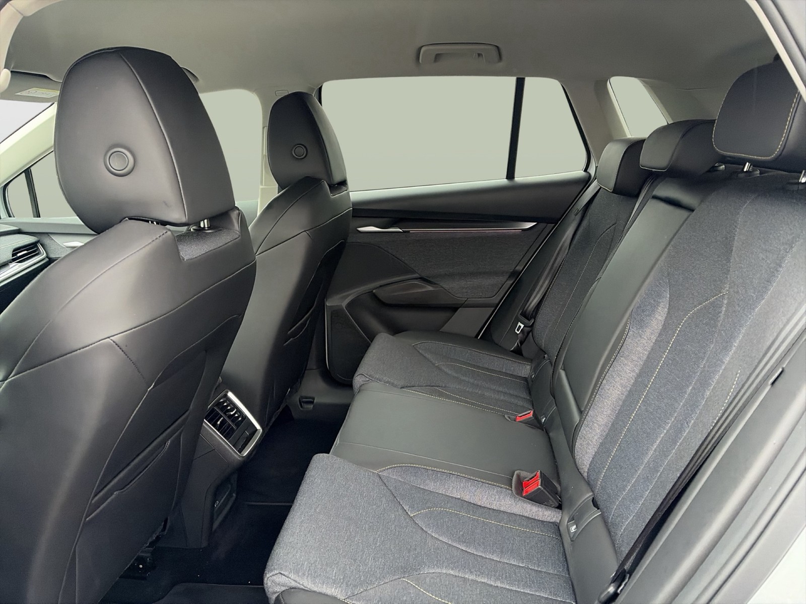 Skoda Elroq 85 LOFT WÄRMEPUMPE AHK CAM ACC LM19 NAVI