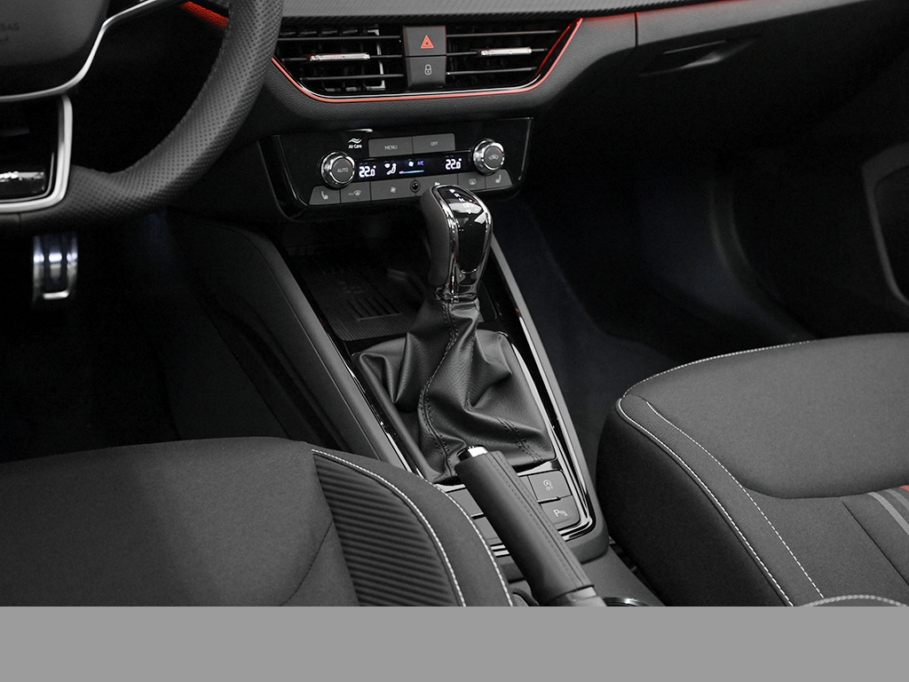 Skoda Scala 1.5 MONTE CARLO PANO AHK CAM LM18 E-KLAPPE