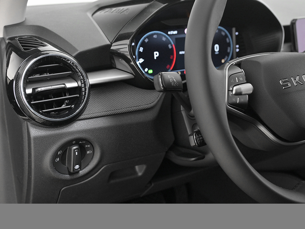 Skoda Fabia 1.0 BALANCE DSG CAM NAVI LENKRAD & SITZHZG