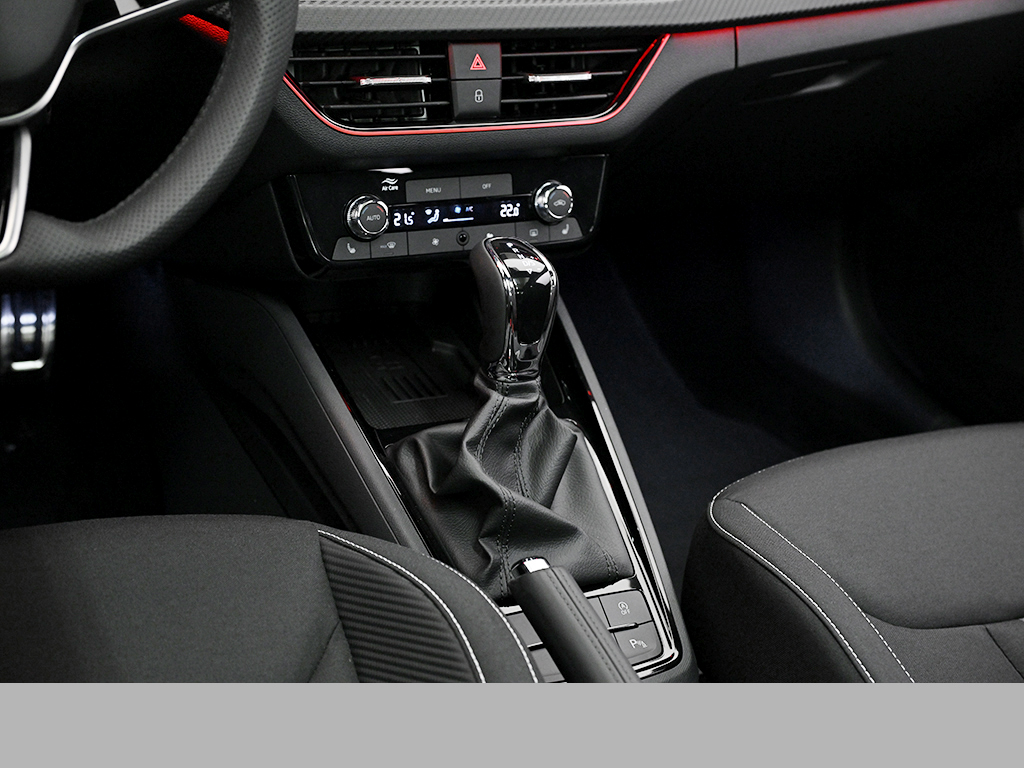 Skoda Kamiq 1.5 MONTE CARLO DSG AHK eKLAPPE CAM PANO