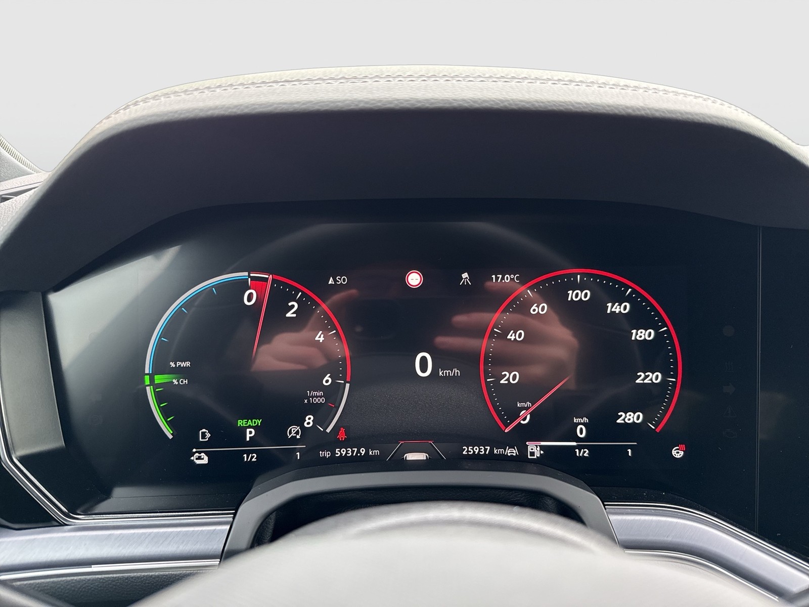 Volkswagen Touareg HYBRID R NEUES MODELL PANO CAM ACC LM21