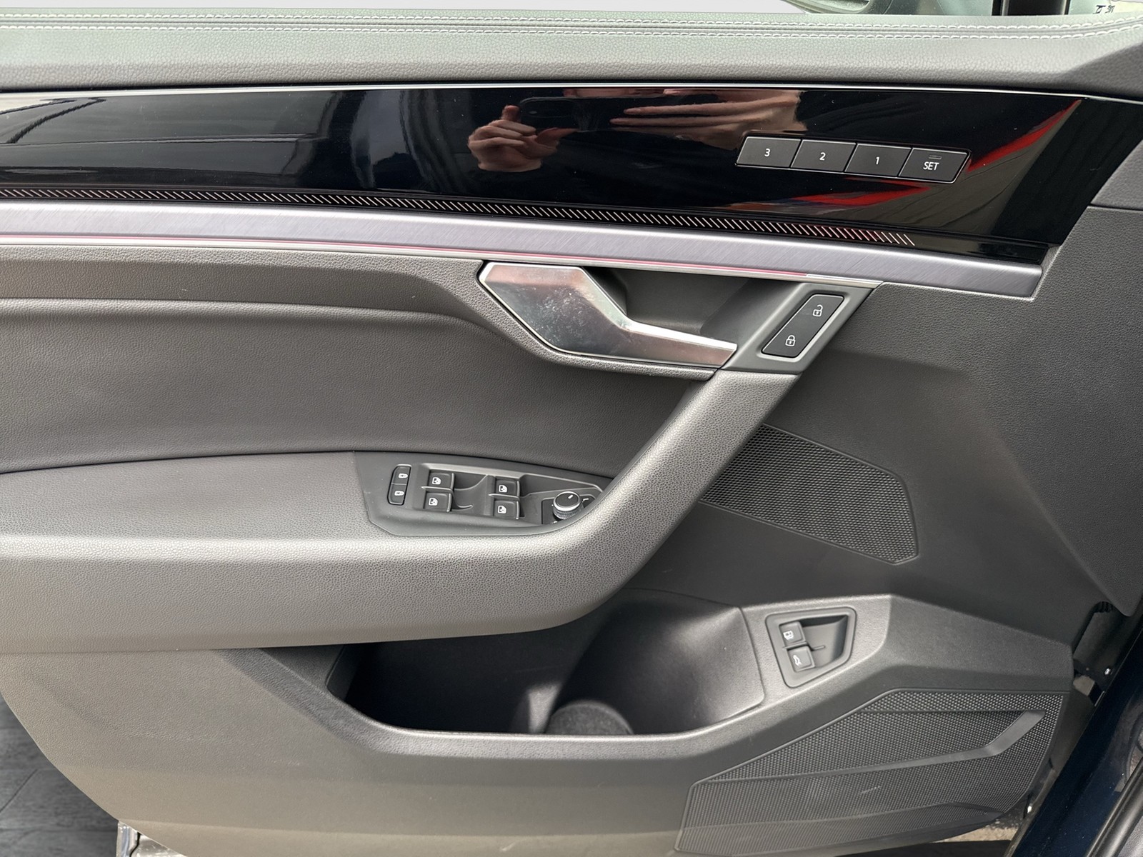 Volkswagen Touareg HYBRID R NEUES MODELL PANO CAM ACC LM21