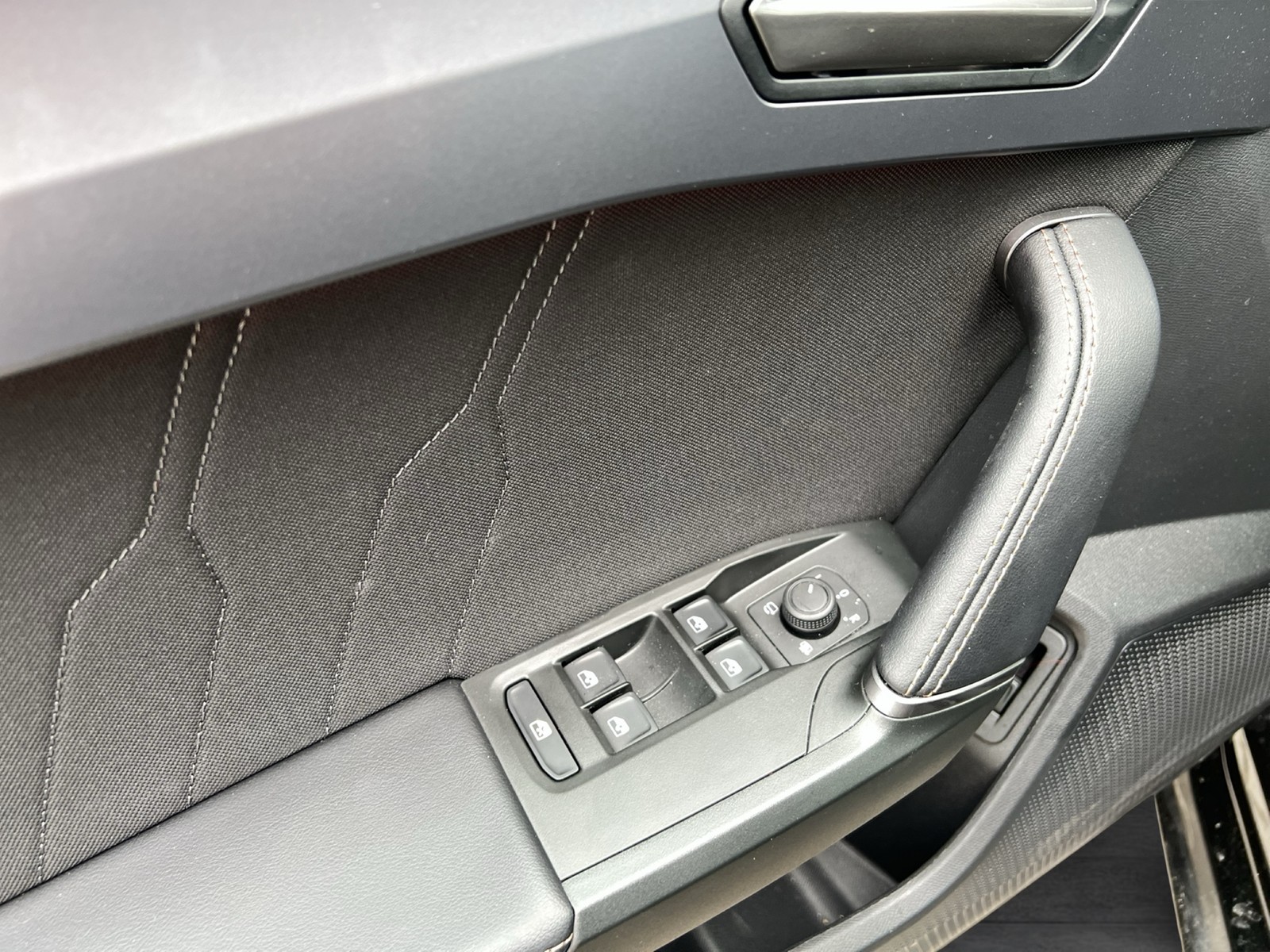 Cupra Leon ST 1.5 HYBRID FACELIFT AHK CAM ACC MATRIX