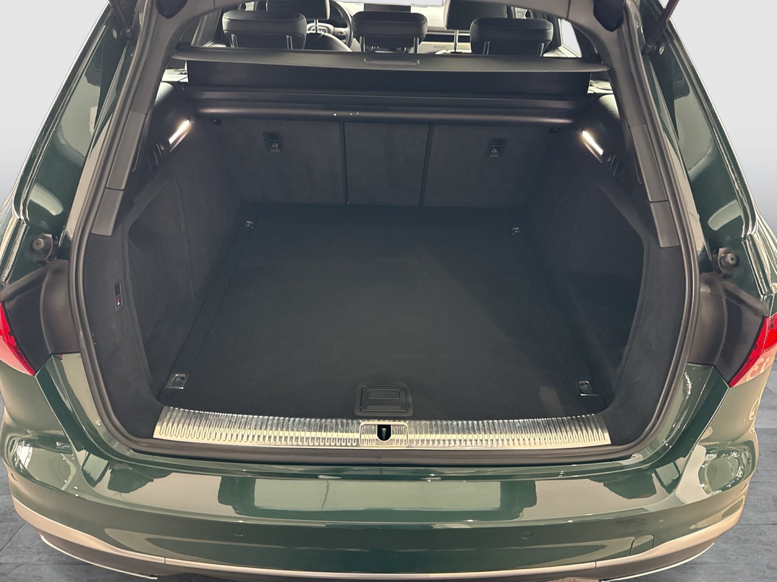 Audi A4 Avant 40 Qu. S LINE AHK 360CAM LM18 NAVI+