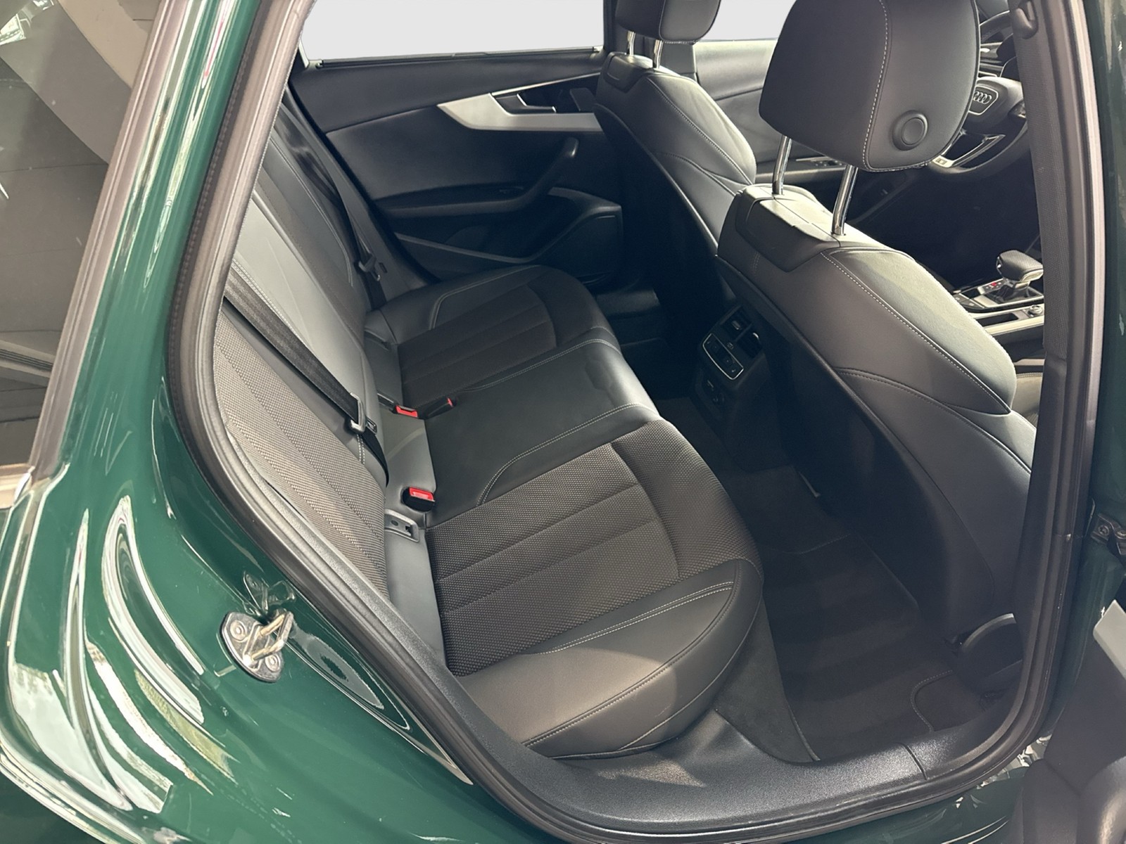 Audi A4 Avant 40 Qu. S LINE AHK 360CAM LM18 NAVI+