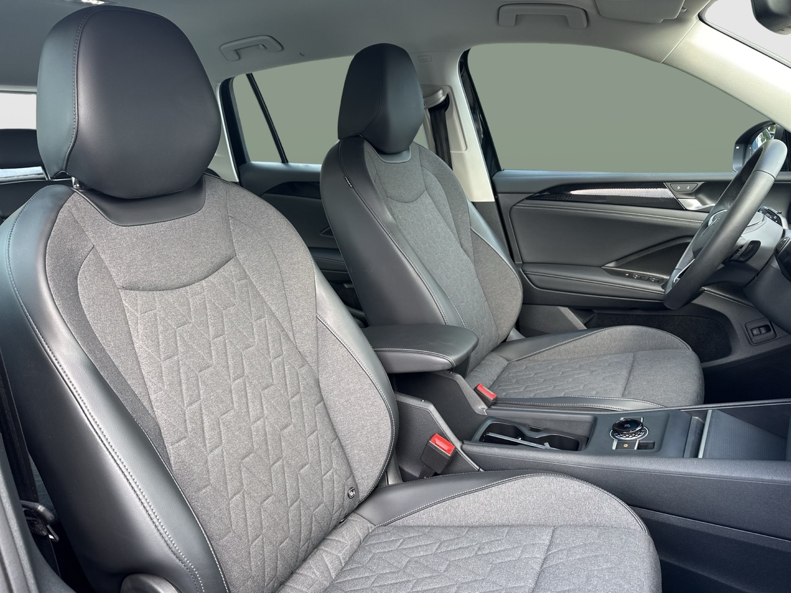 Volkswagen Tiguan 1.5 HYBRID LIFE AHK CAM ACC LM18 NAVI