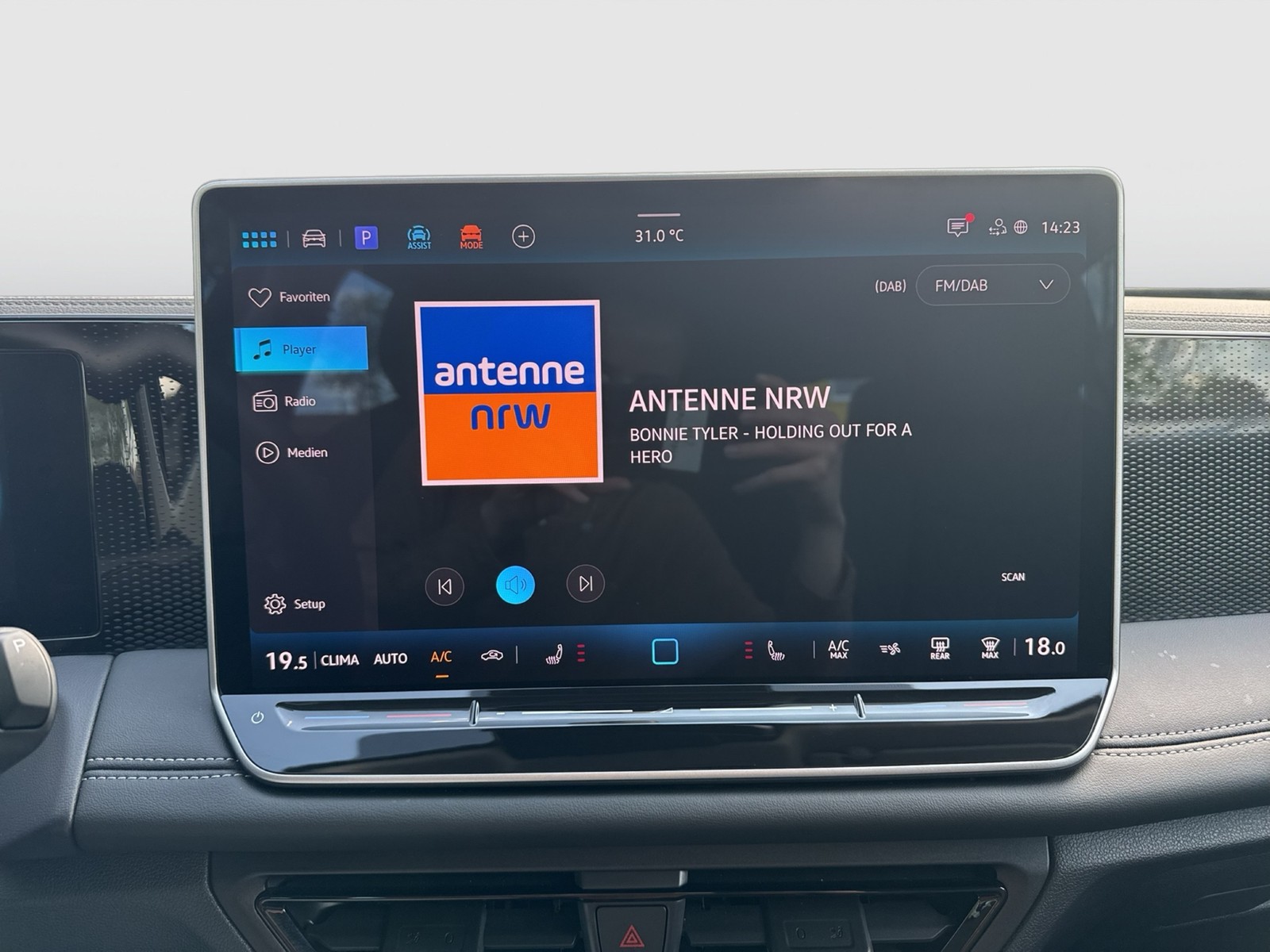 Volkswagen Tiguan 1.5 HYBRID LIFE AHK CAM ACC LM18 NAVI