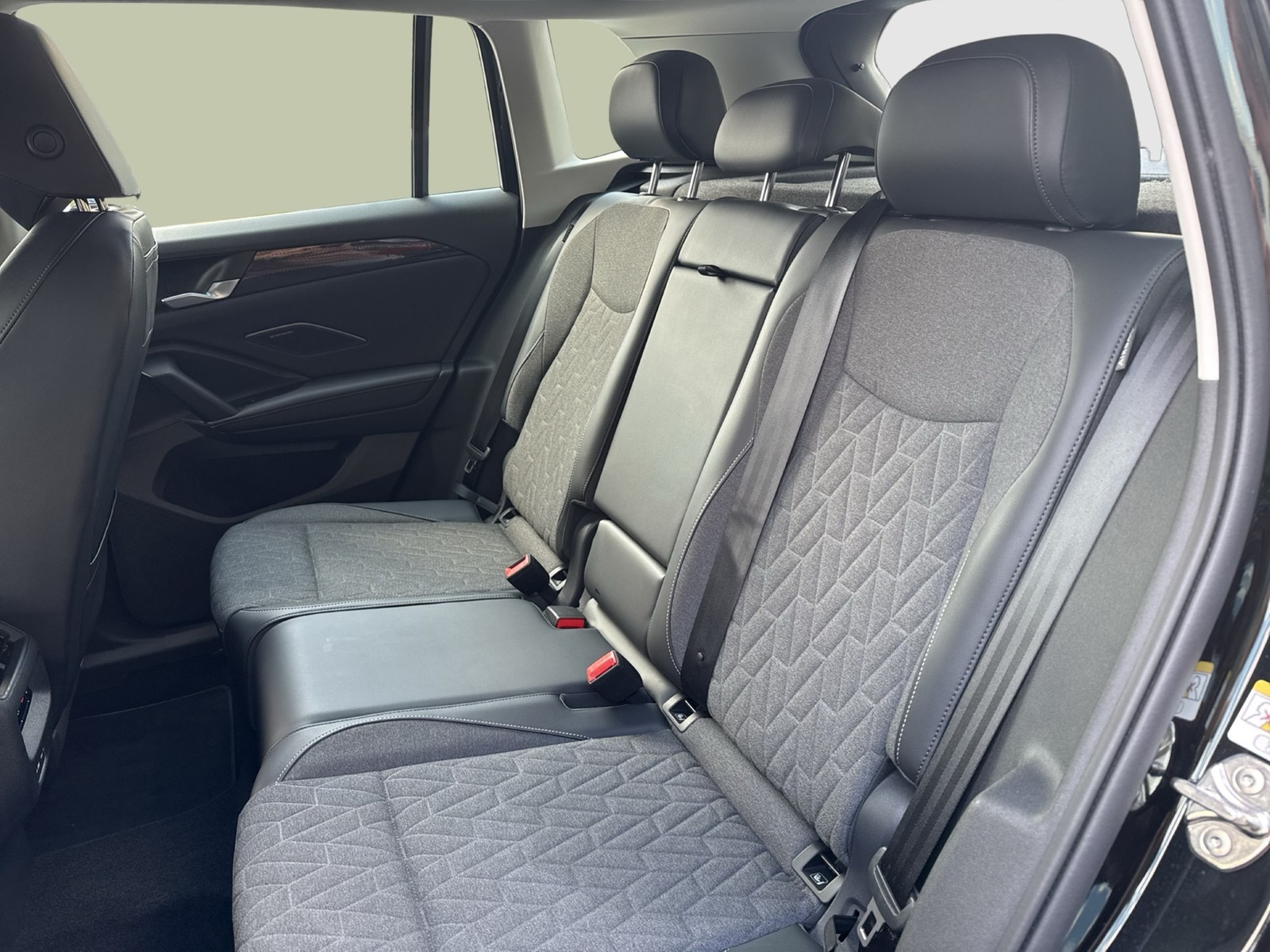 Volkswagen Tiguan 1.5 HYBRID LIFE AHK CAM ACC LM18 NAVI