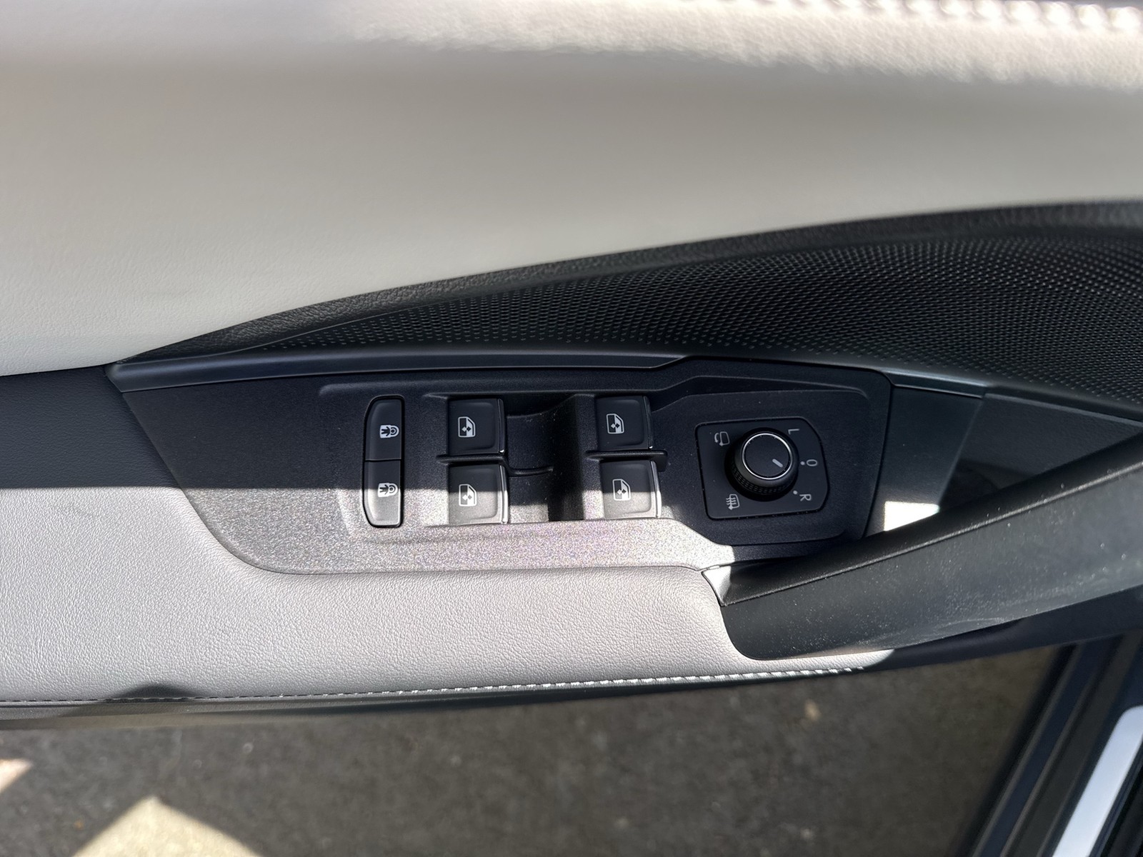 Volkswagen Tayron 1.5 HYBRID ELEGANCE AHK CAM NAVI