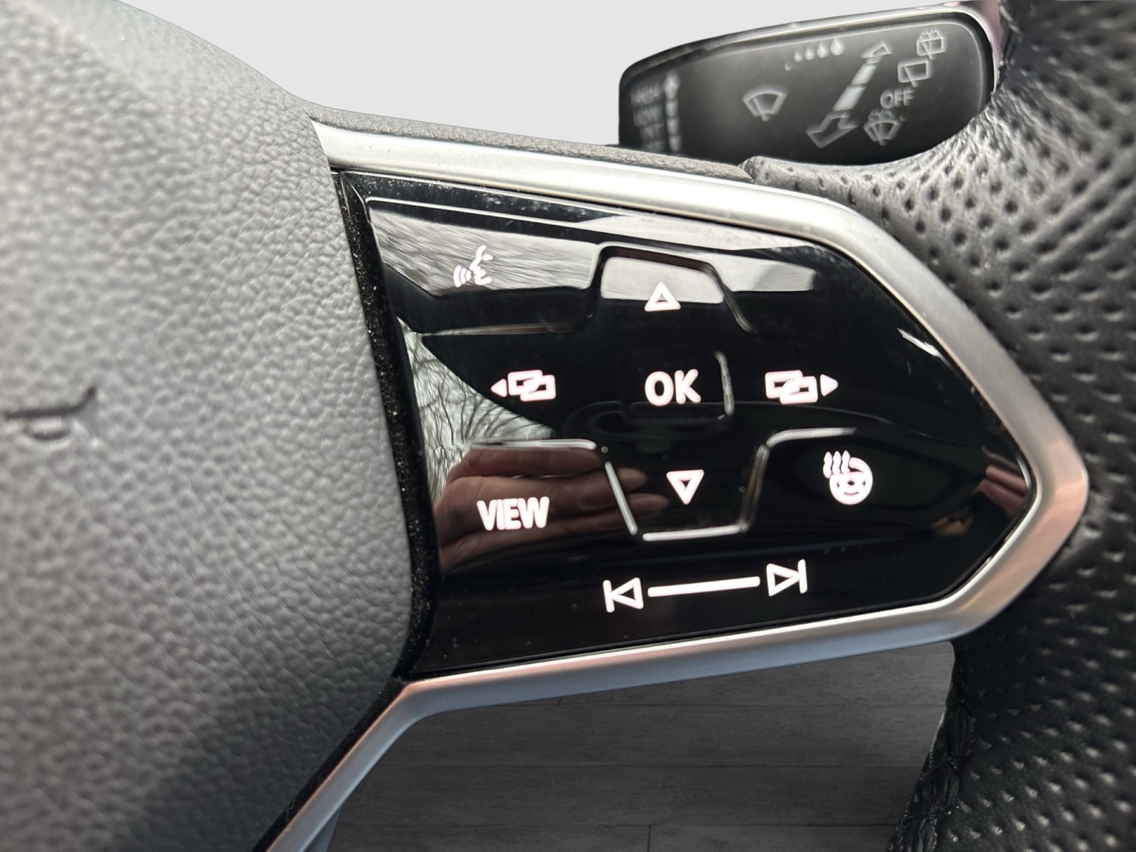 Volkswagen Golf Variant 1.5 R-LINE PANO LM18 MATRIX NAVI