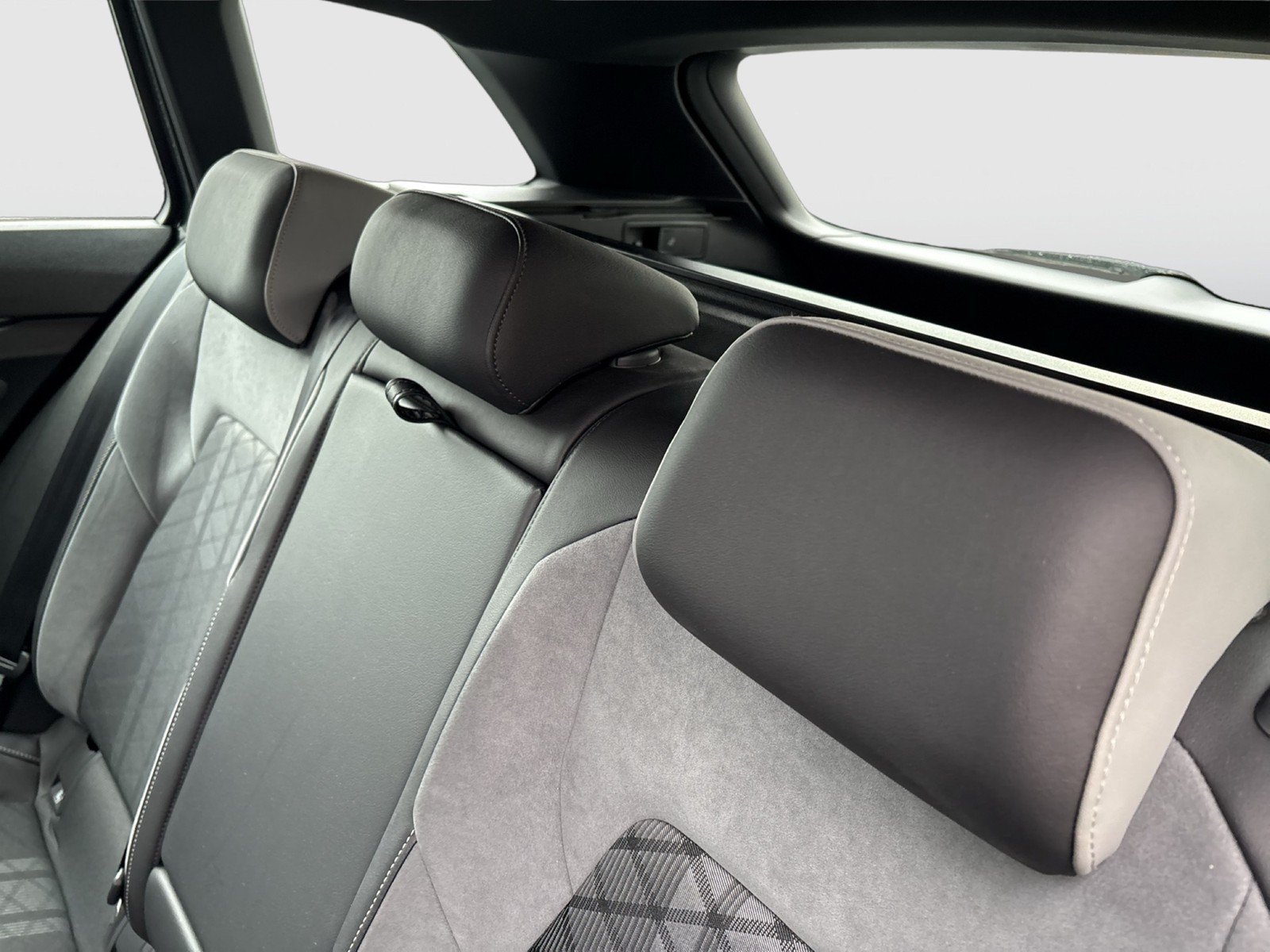 Volkswagen Golf Variant 1.5 R-LINE PANO LM18 MATRIX NAVI