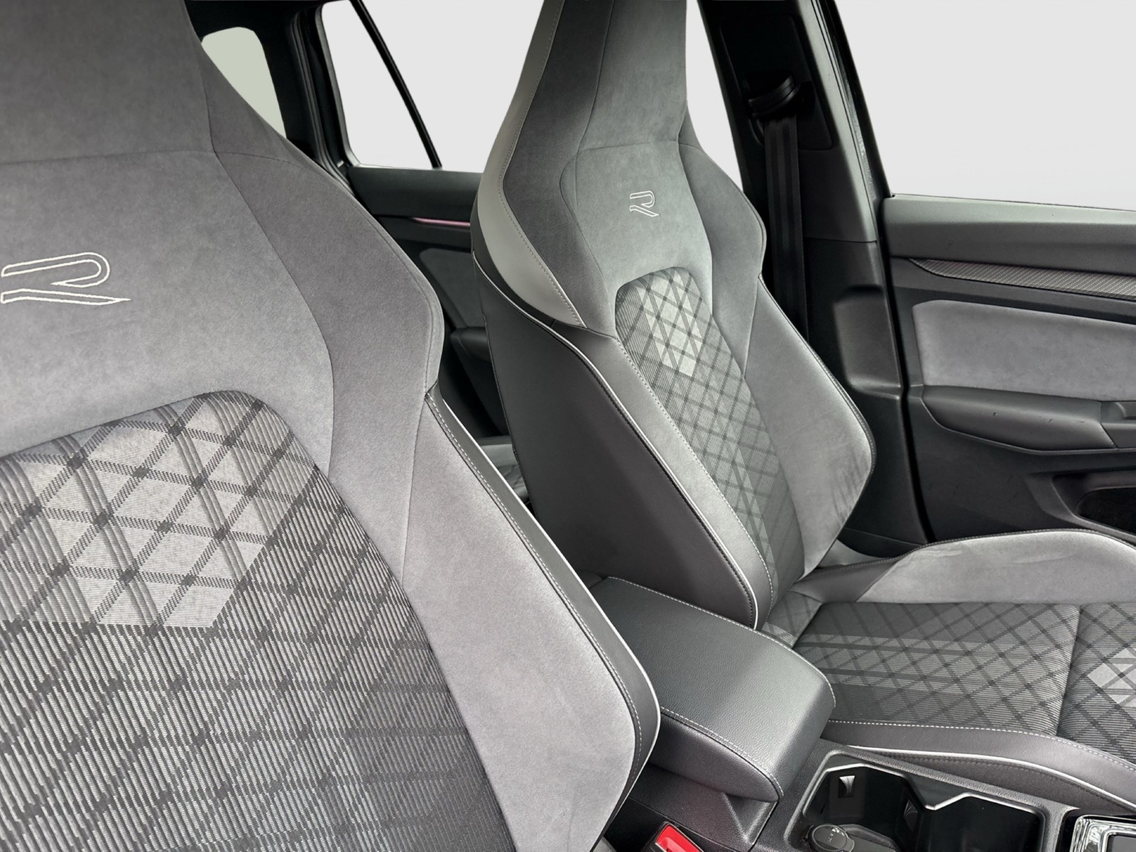 Volkswagen Golf Variant 1.5 R-LINE PANO LM18 MATRIX NAVI