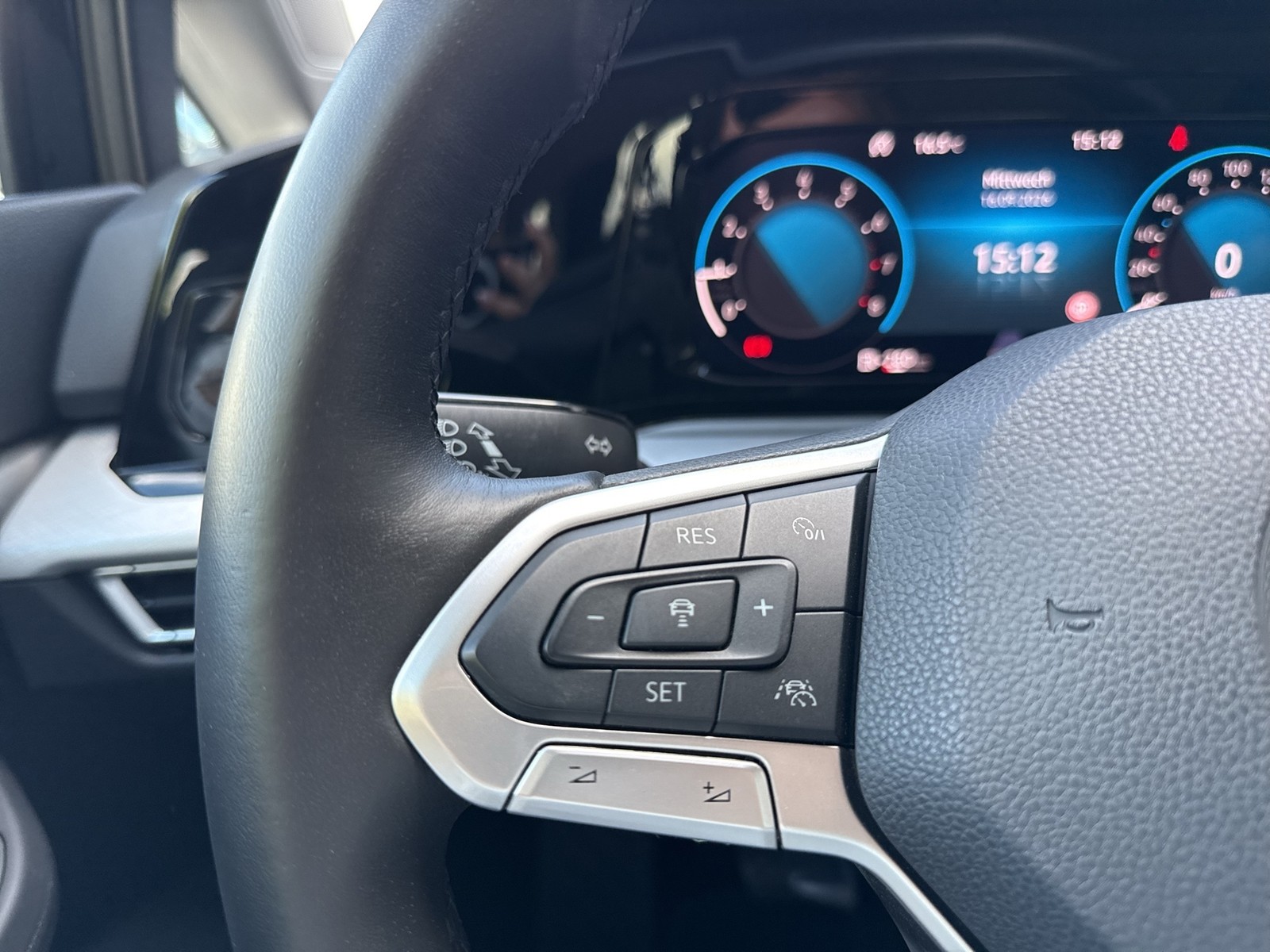 Volkswagen Golf Variant 1.5 LIFE ACC ALU17 NAVI CARPLAY