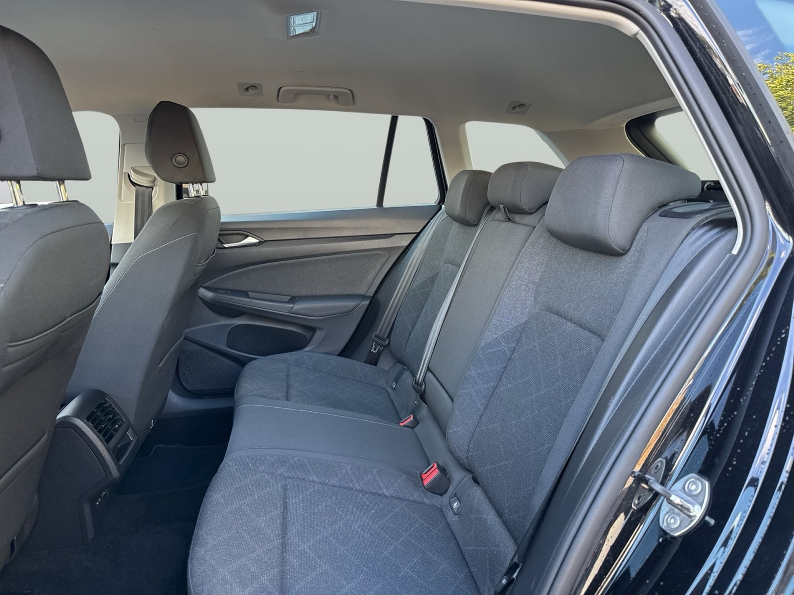 Volkswagen Golf Variant 1.5 LIFE ACC ALU17 NAVI CARPLAY