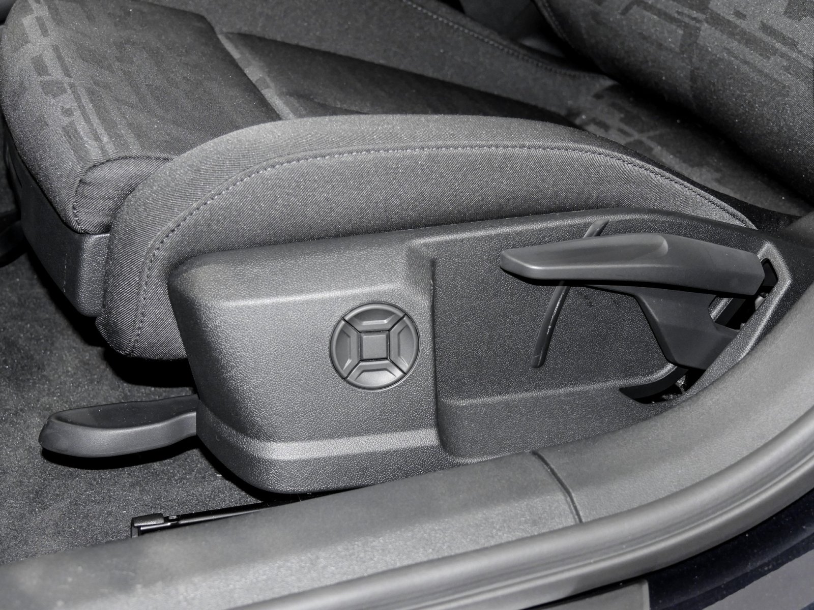 Audi A6 Avant e-hybrid quattro S tronic TechPlus+AdaptiverFahrassistentPlus+Sonnenschutzverglasung