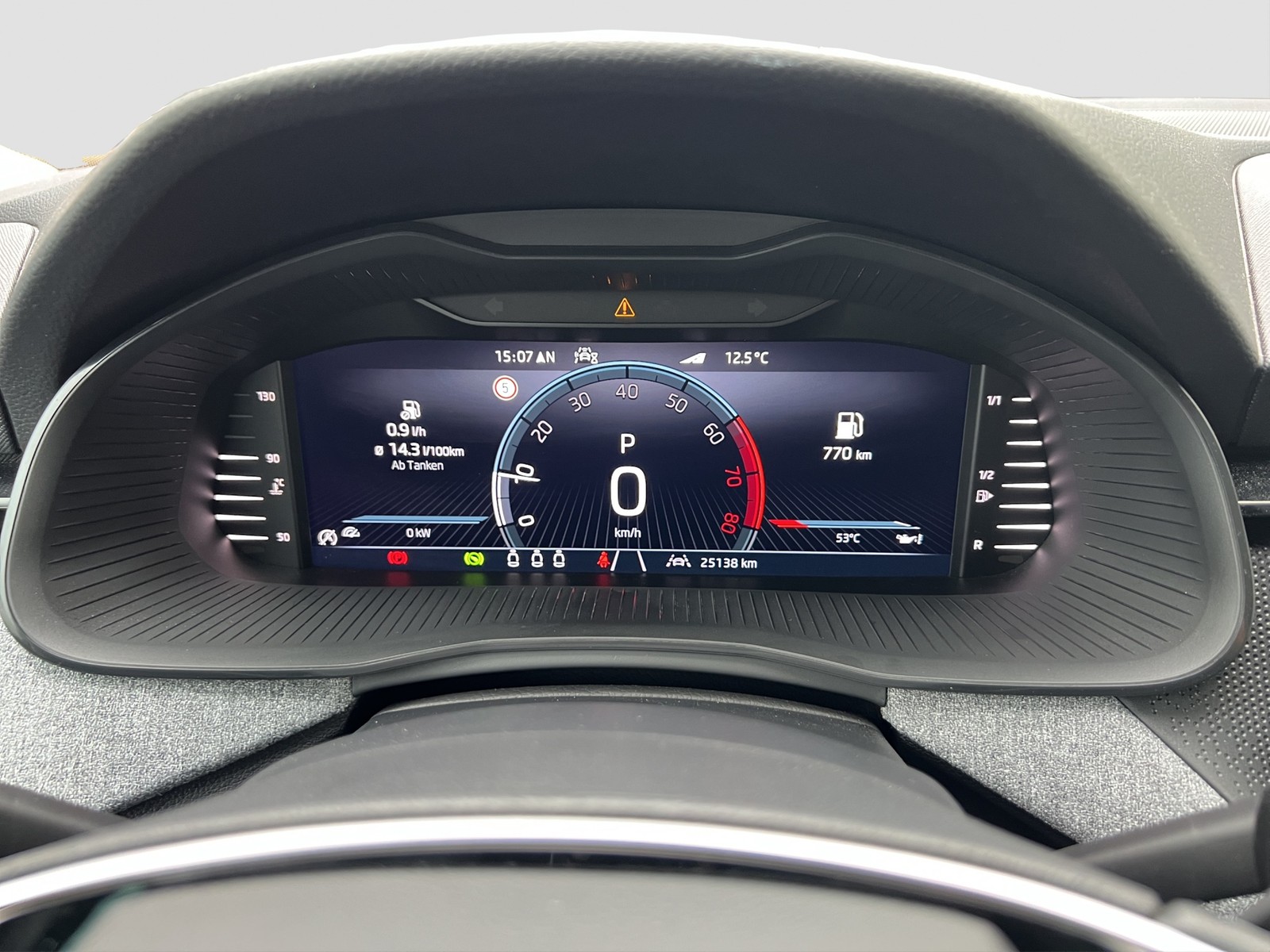 Skoda Kamiq 1.5 TOUR AHK CAM ACC E-KLAPPE NAVI LM17