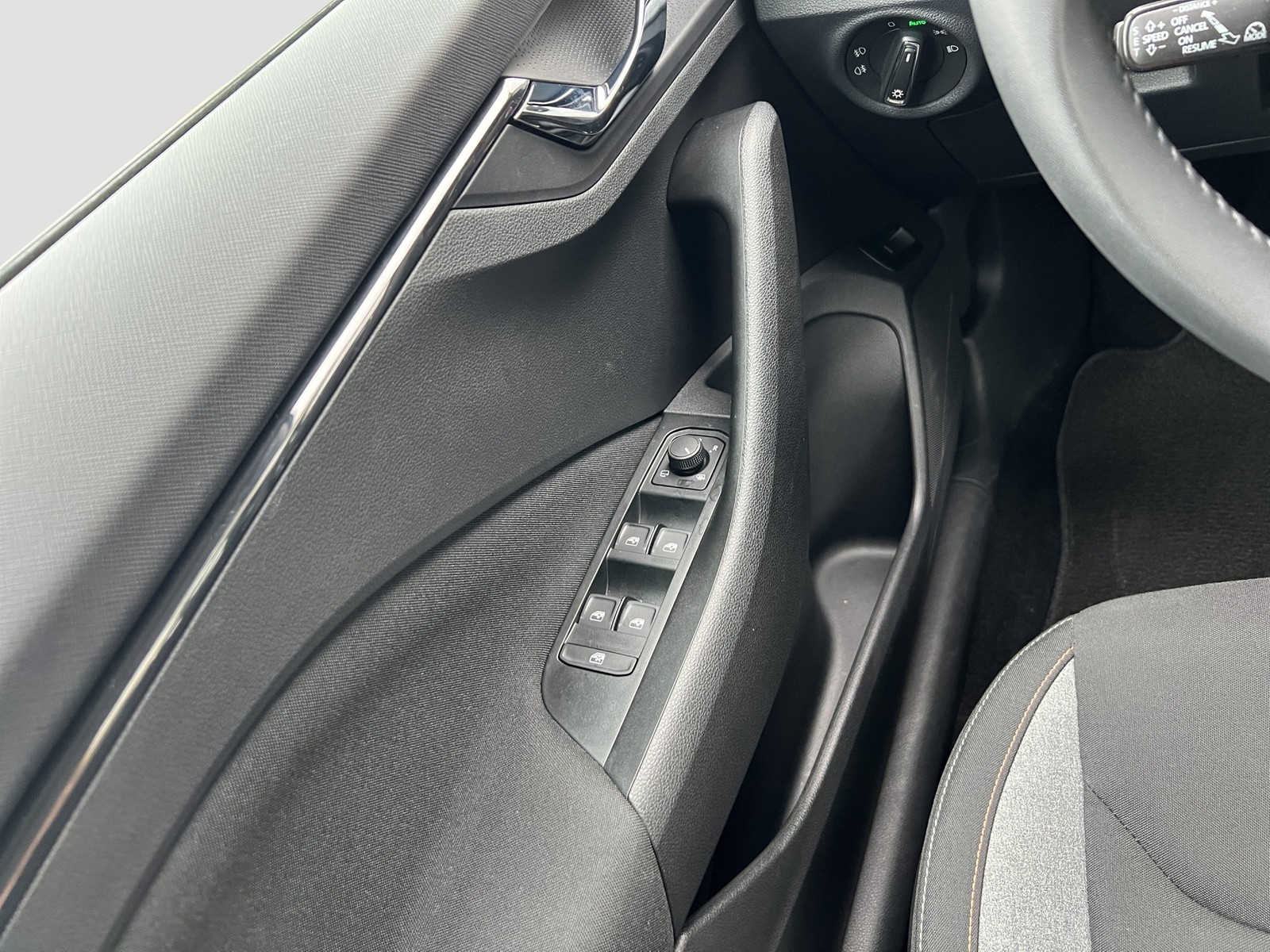 Skoda Kamiq 1.5 TOUR AHK CAM ACC E-KLAPPE NAVI LM17