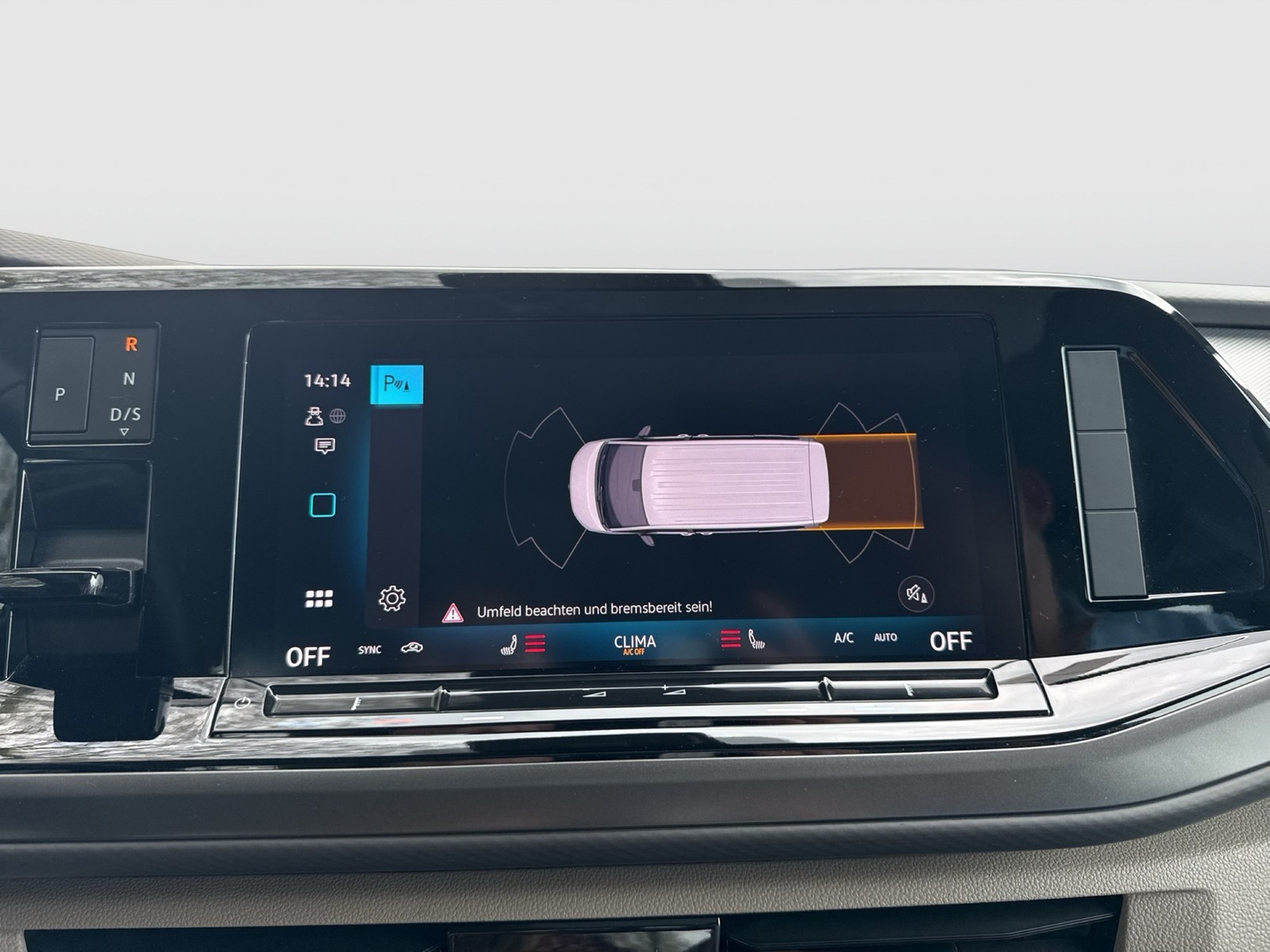 Volkswagen T7 Multivan KÜ Navi StHZ Pano AHK Matrix 6 Sitze