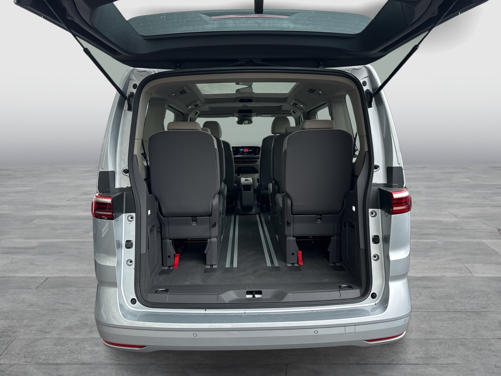 Volkswagen T7 Multivan KÜ Navi StHZ Pano AHK Matrix 6 Sitze