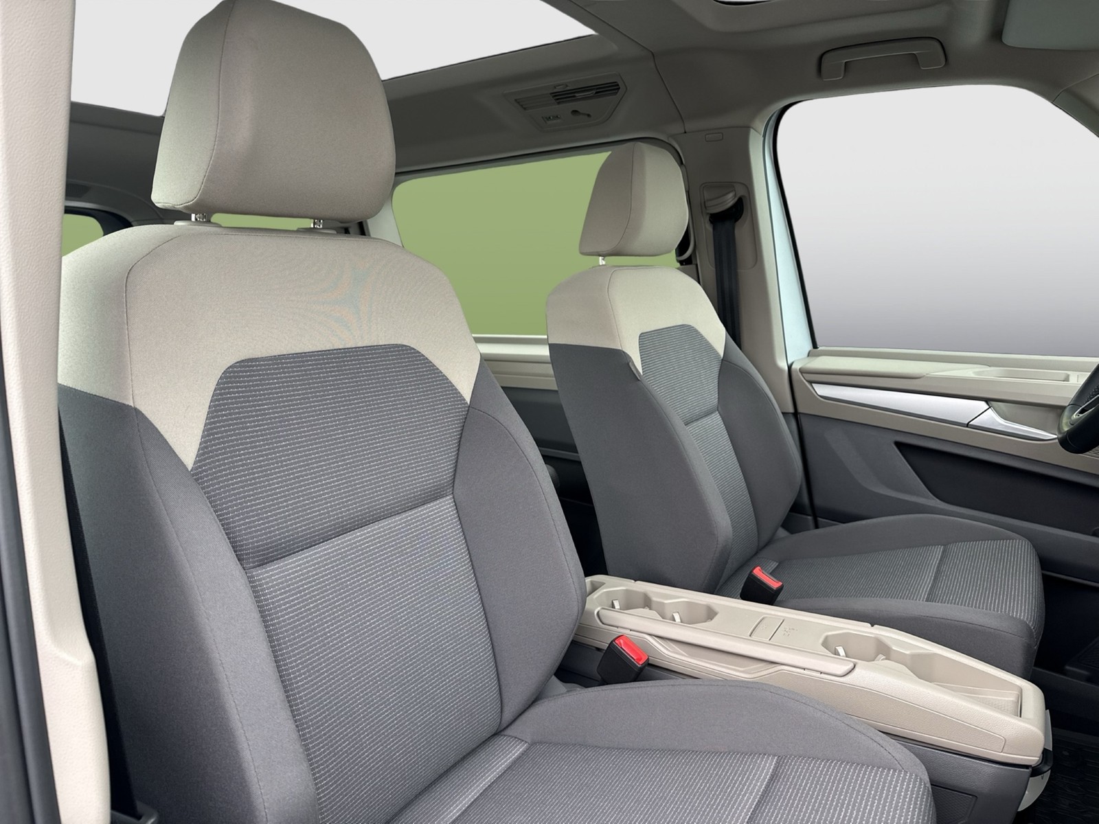 Volkswagen T7 Multivan KÜ Navi StHZ Pano AHK Matrix 6 Sitze