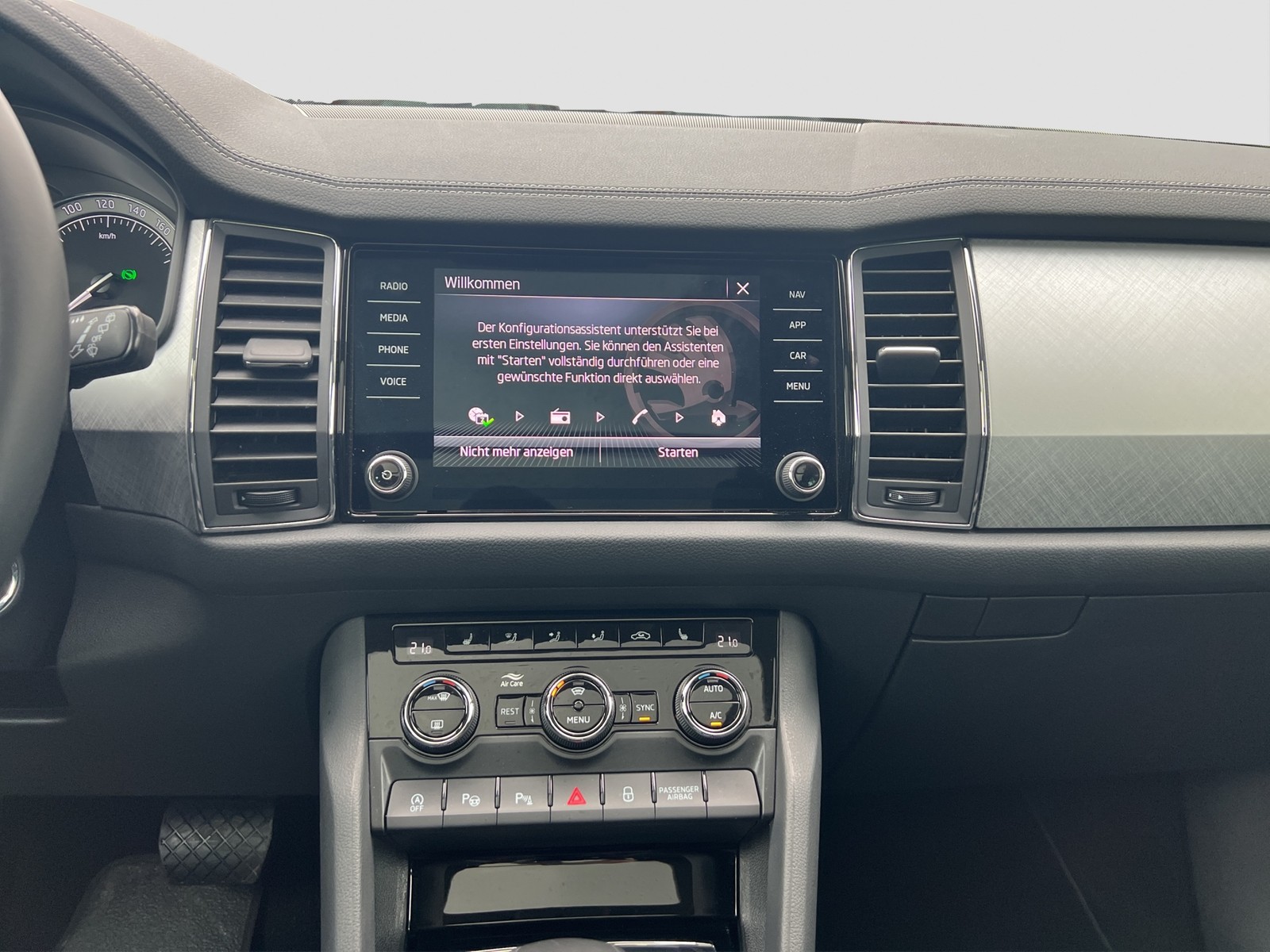 Skoda Kodiaq 2.0 TOUR 4X4 PANO CAM LM19 E-KLAPPE NAVI