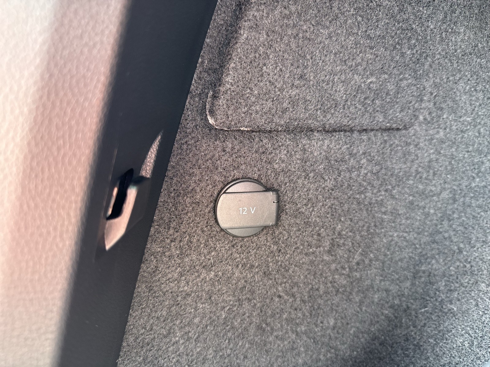 Skoda Karoq 2.0 TOUR AHK CAM MATRIX NAVI LM17 CARPLAY