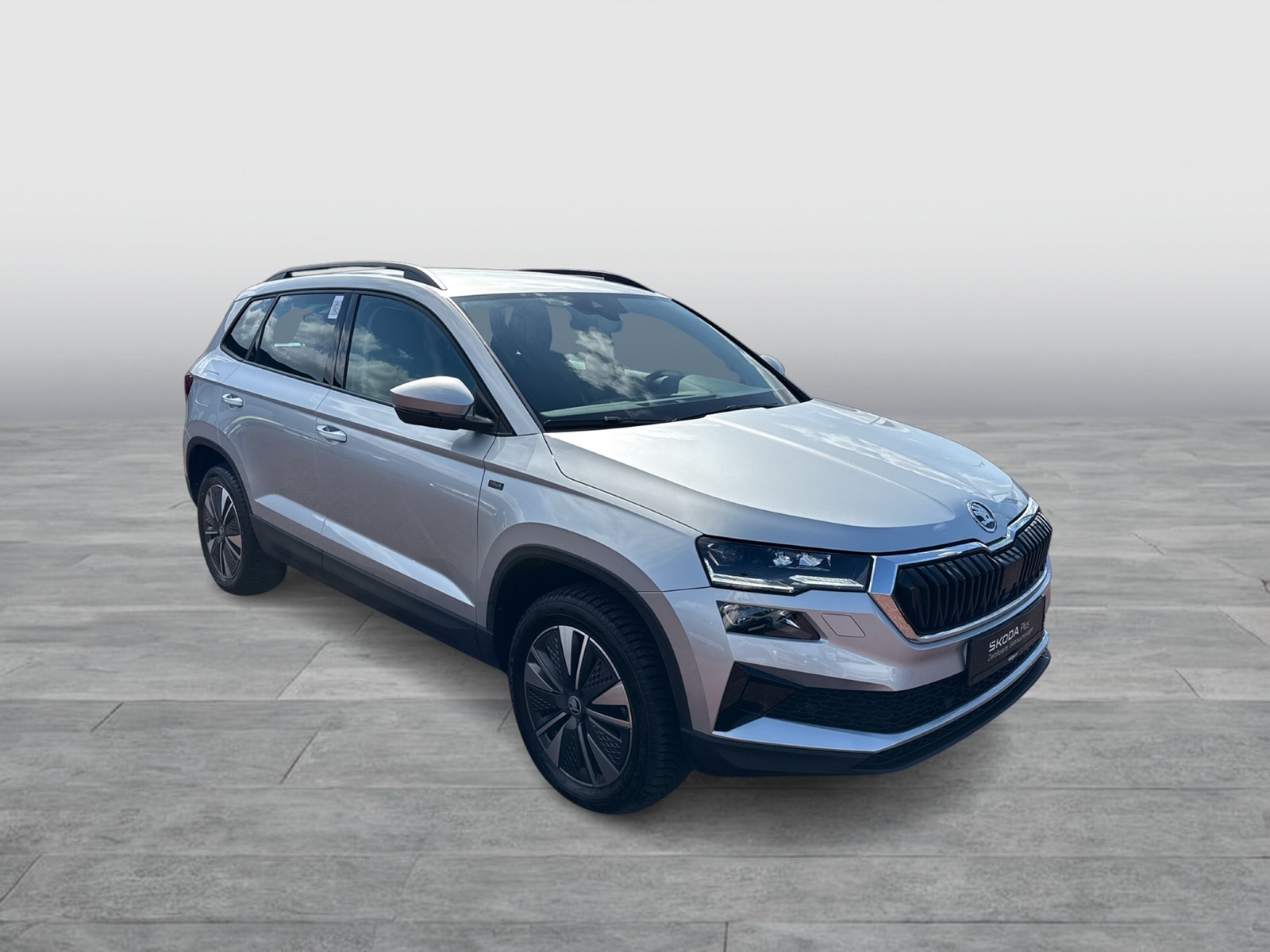 Skoda Karoq 2.0 TOUR AHK CAM MATRIX NAVI LM17 CARPLAY