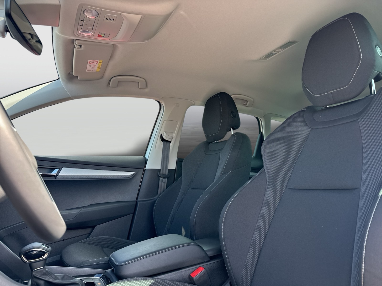 Skoda Karoq 2.0 TOUR AHK CAM MATRIX NAVI LM17 CARPLAY