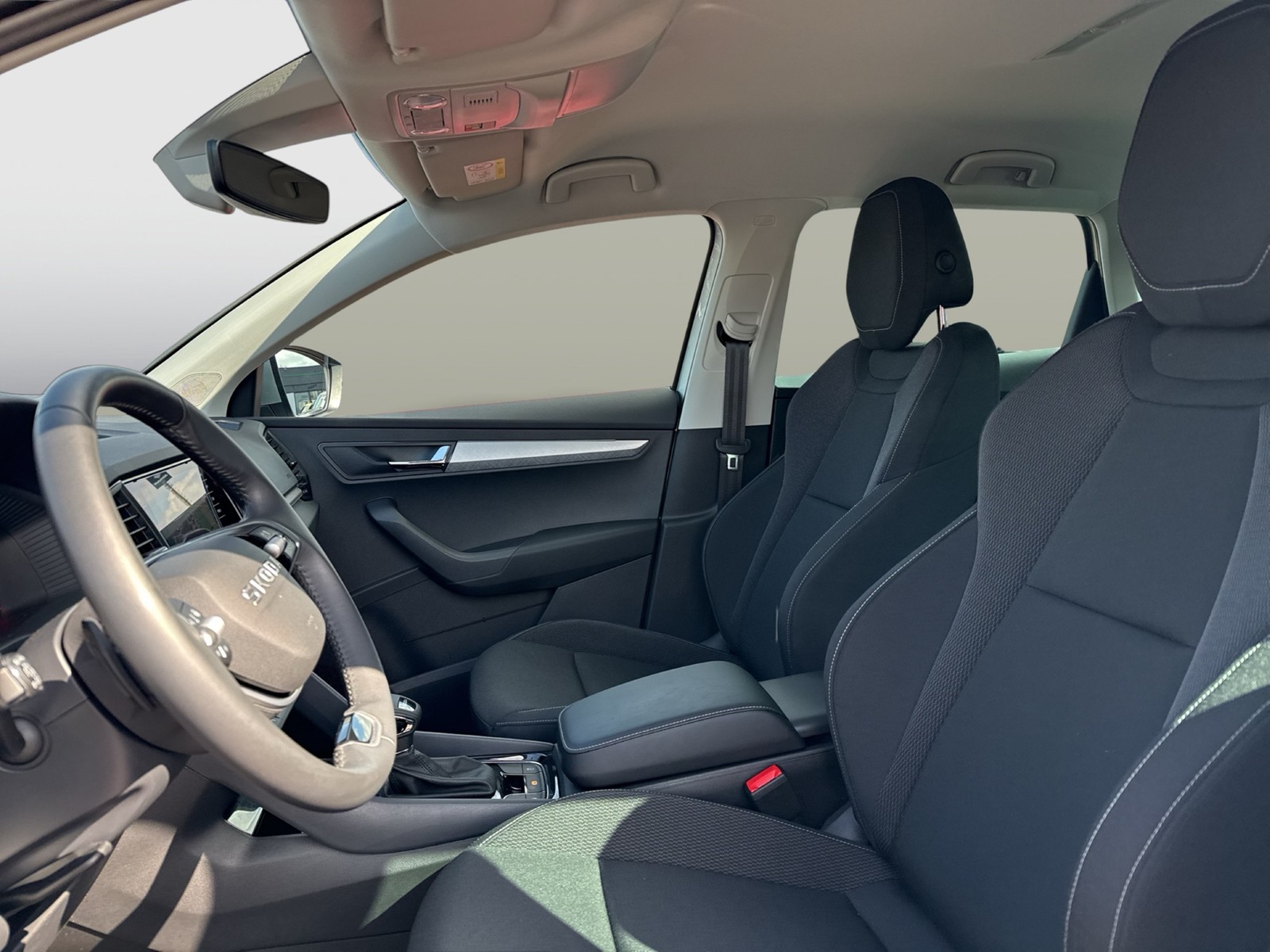 Skoda Karoq 2.0 TOUR AHK CAM MATRIX NAVI LM17 CARPLAY