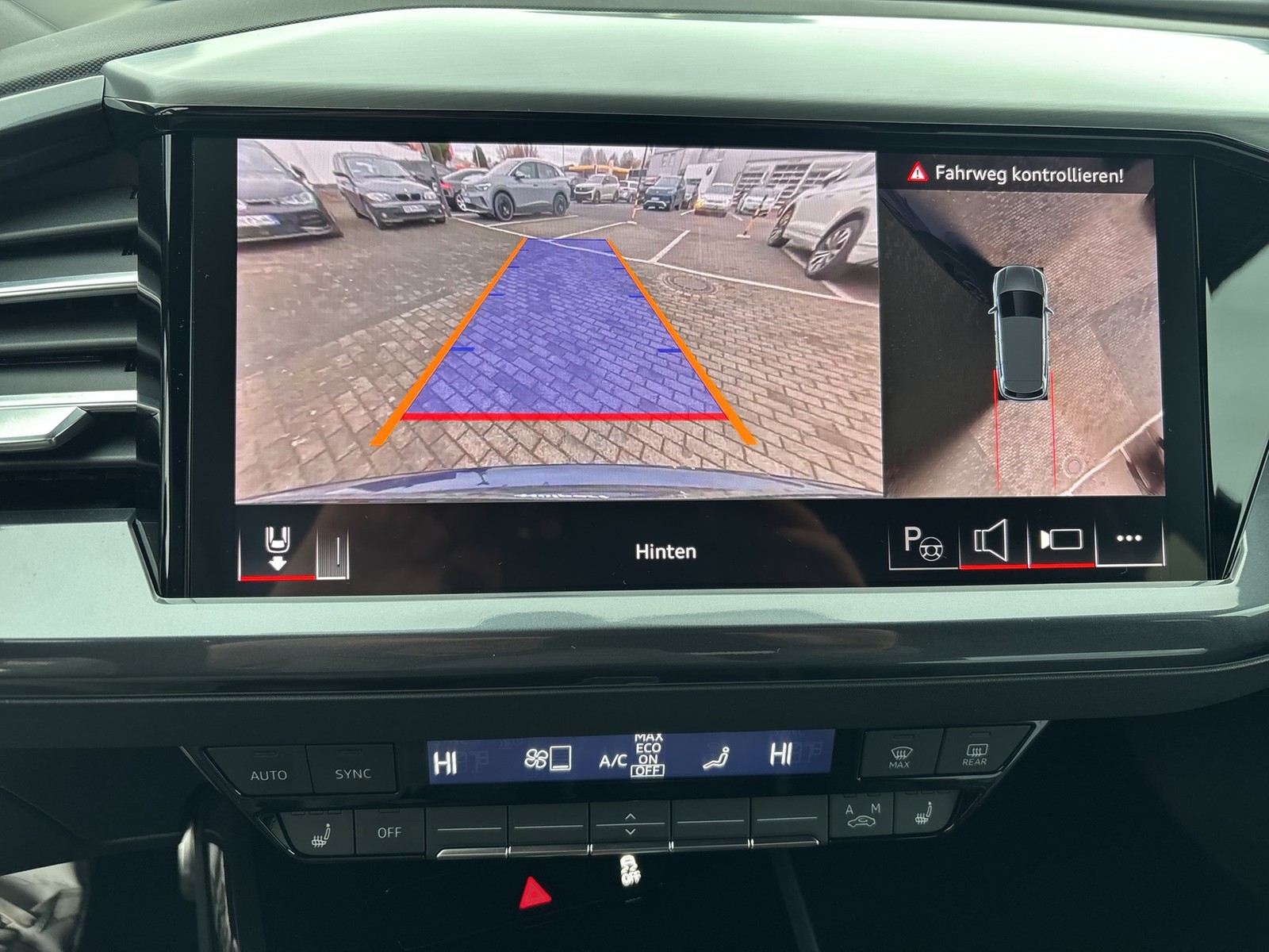 Audi Q4 e-tron 35 S LINE BLACKPAK PANO AHK 360CAM 20Z