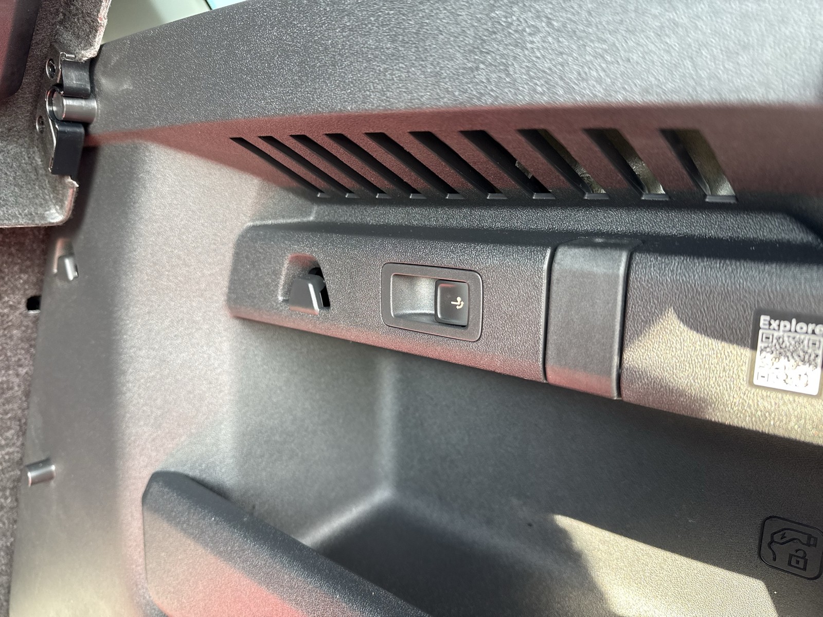 Skoda ELROQ 85 Loft WÄRMEPUMPE AHK CAM ACC LM19 MATRIX