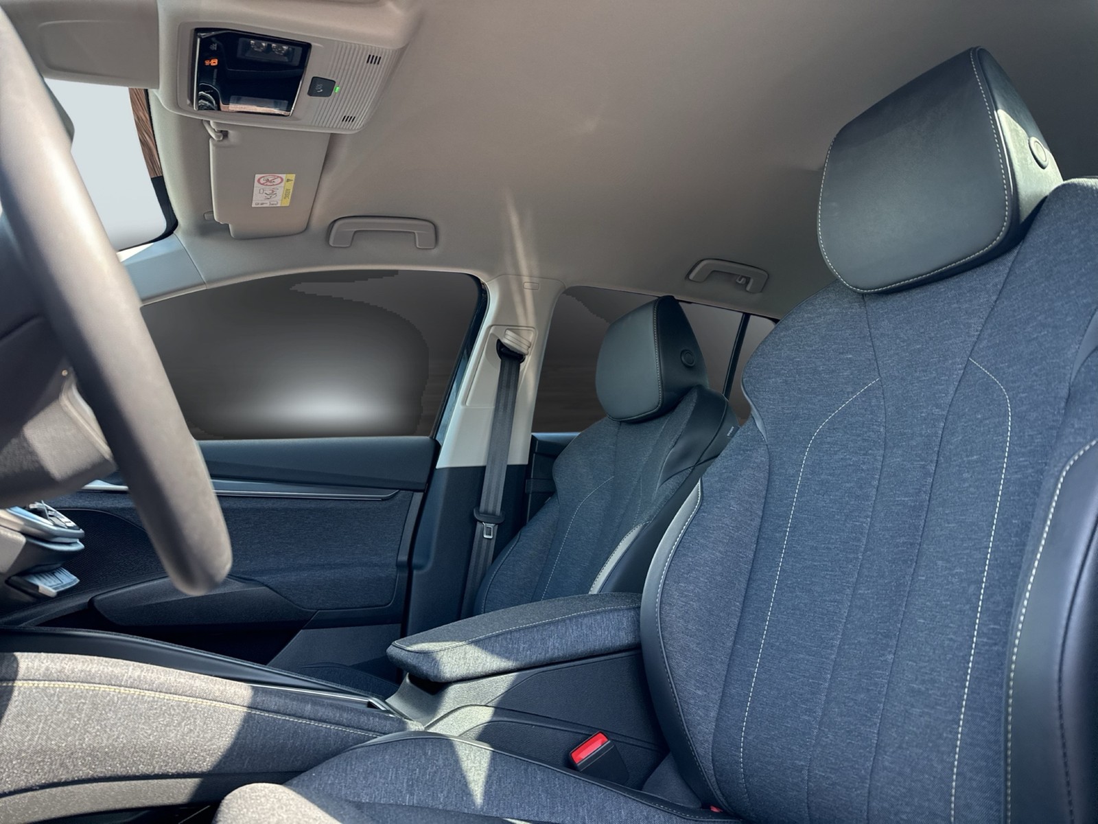 Skoda ELROQ 85 Loft WÄRMEPUMPE AHK CAM ACC LM19 MATRIX