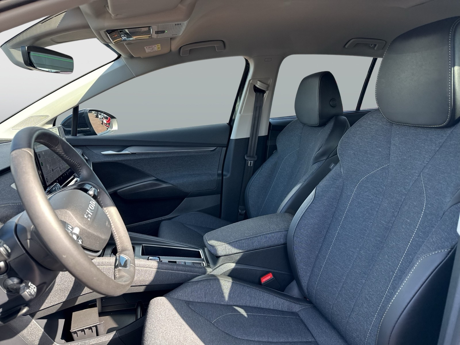 Skoda ELROQ 85 Loft WÄRMEPUMPE AHK CAM ACC LM19 MATRIX