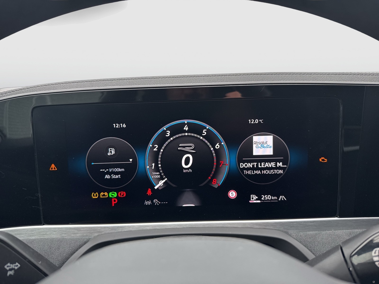 Volkswagen Passat Variant 2.0 R-LINE 4X4 NEUESMODELL AHK 19Z