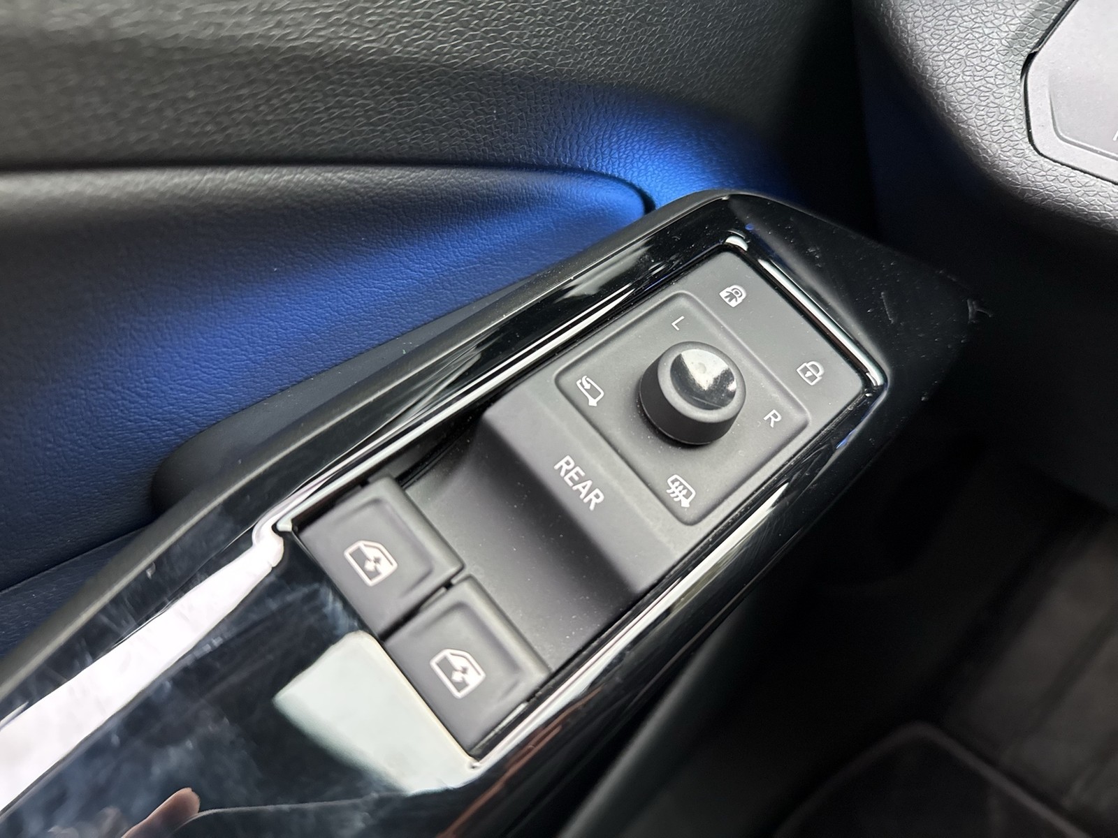 Volkswagen ID.4 GTX 4X4 AHK CAM ACC LM21 MATRIX NAVI SITZHZ