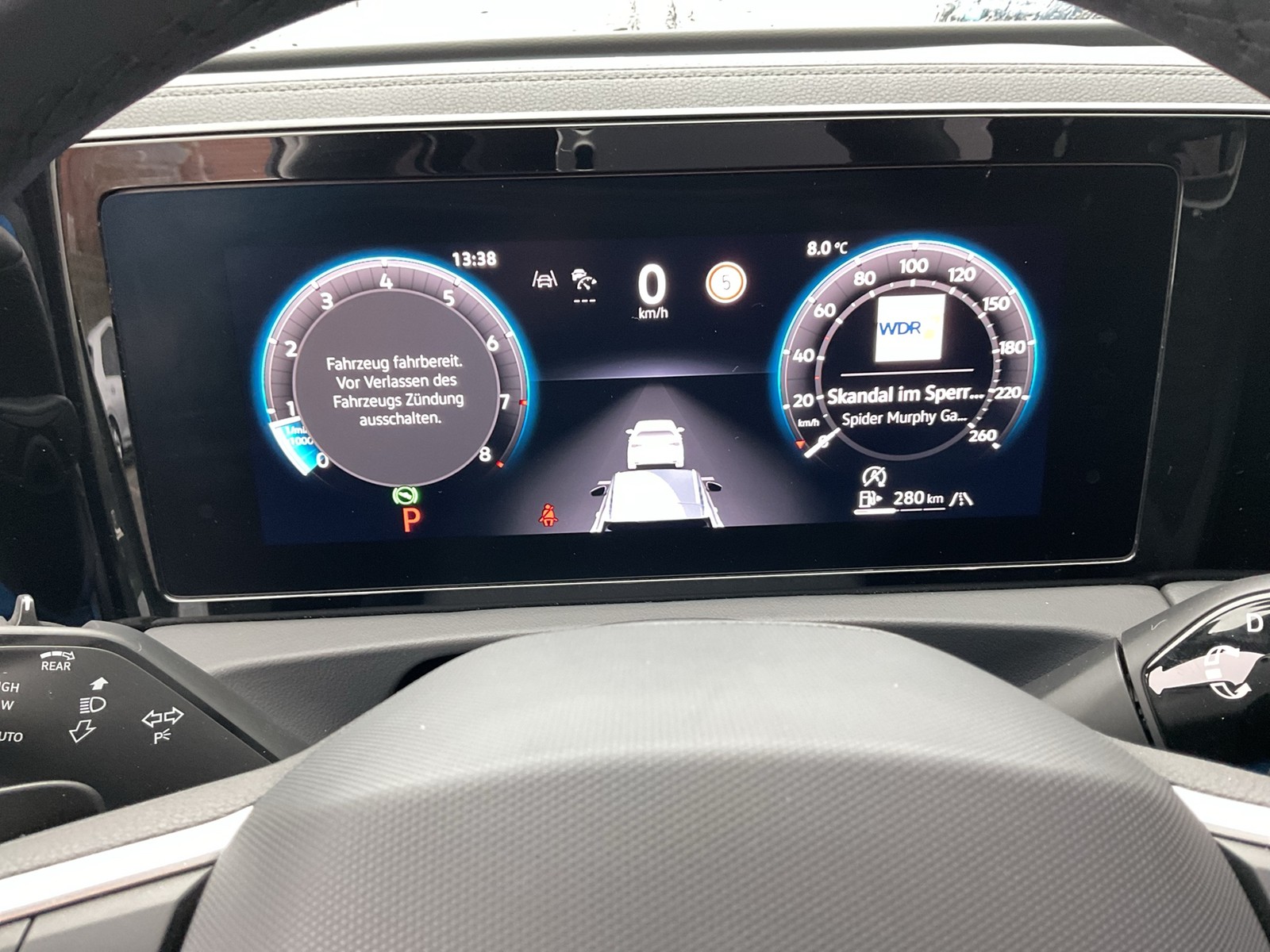 Volkswagen Tiguan 2.0 R-LINE 4X4 NEUES MODELL PANO AHK LM20