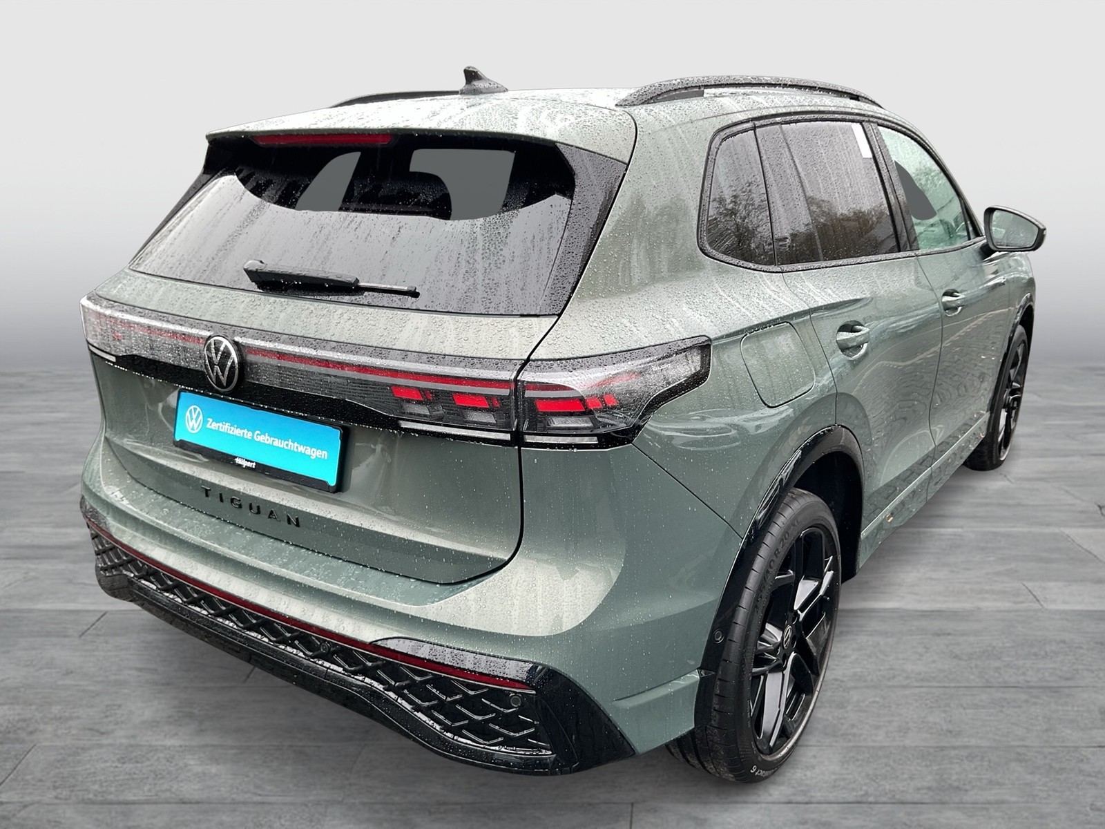 Volkswagen Tiguan 2.0 R-LINE 4X4 NEUES MODELL PANO AHK LM20