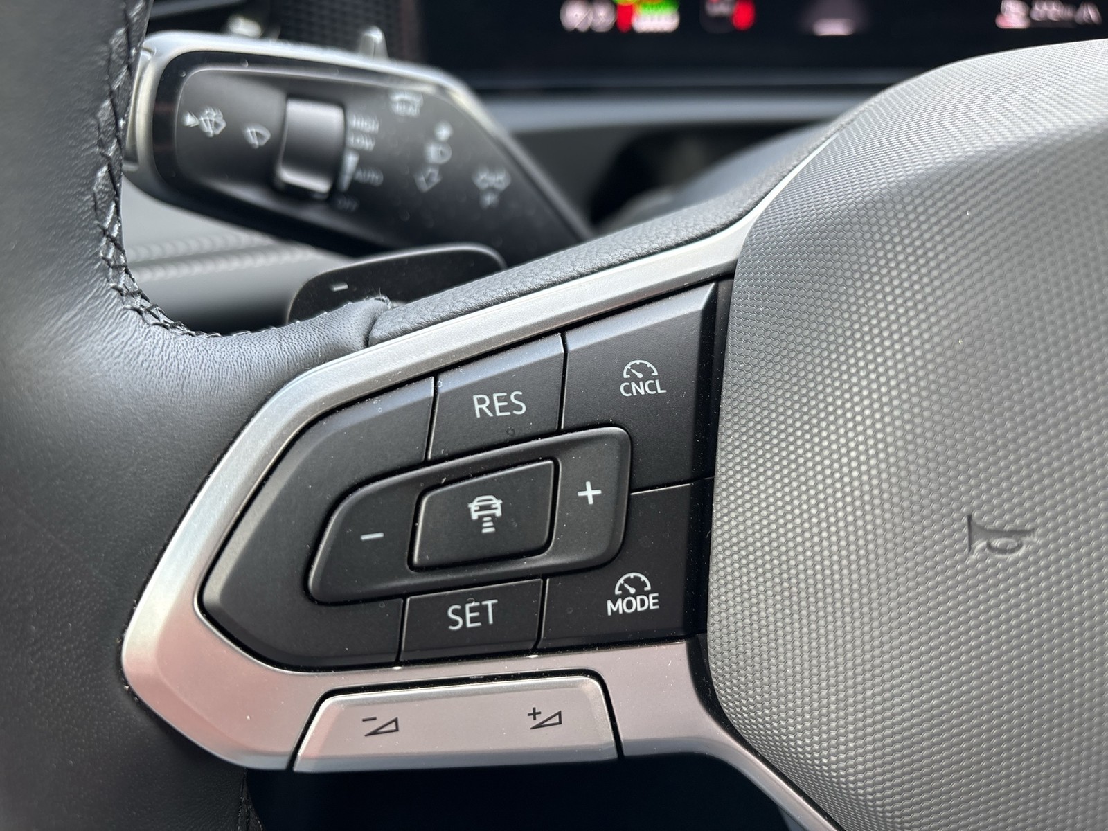 Volkswagen Tiguan 1.5 HYBRID LIFE