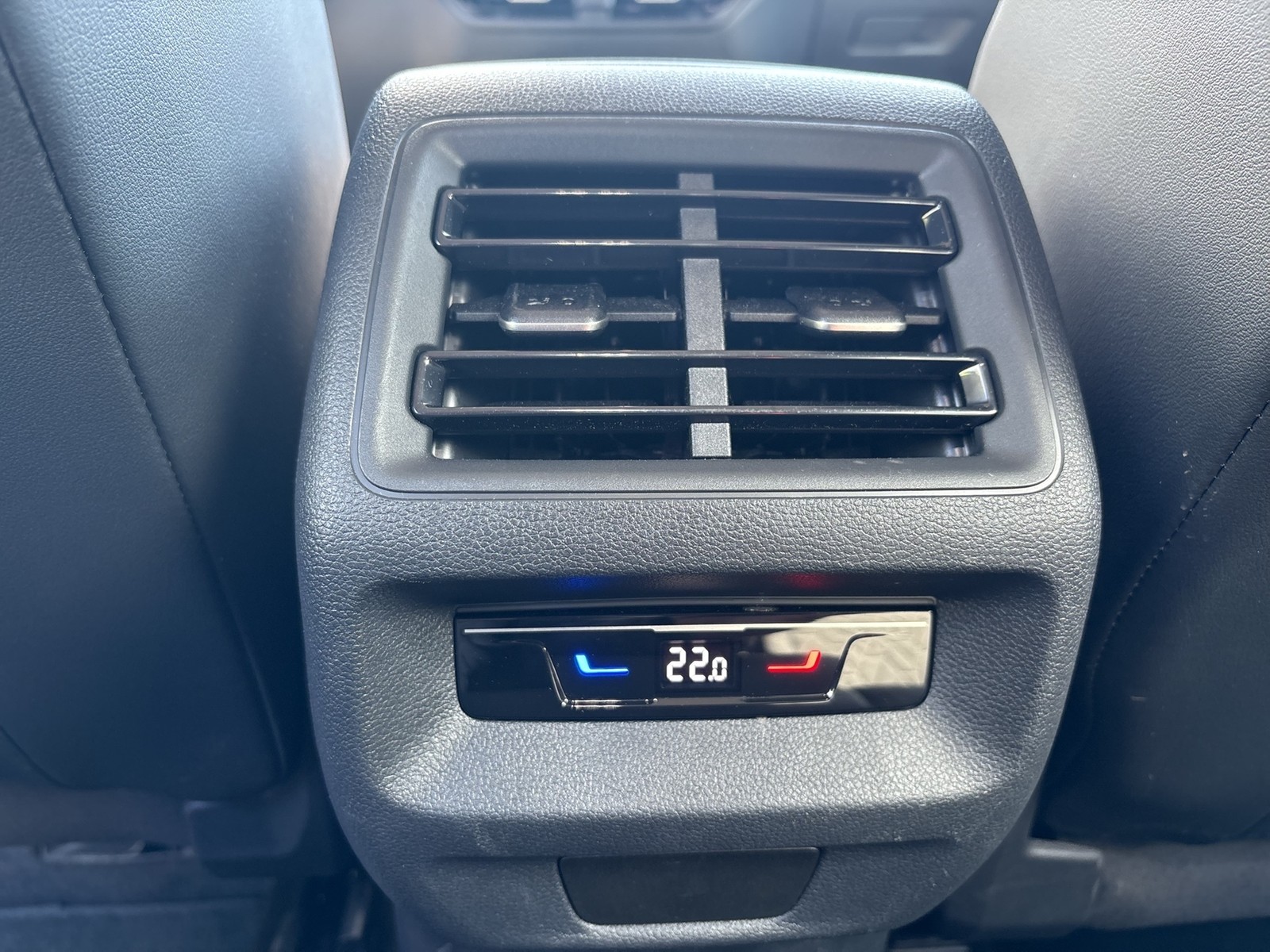 Volkswagen Tayron 2.0 LIFE AHK CAM ACC CARPLAY