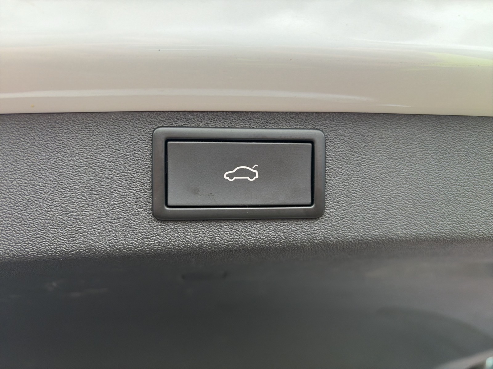 Skoda Enyaq 80x SPORTLINE WÄRMEPUMPE CANTON AHK 360CAM