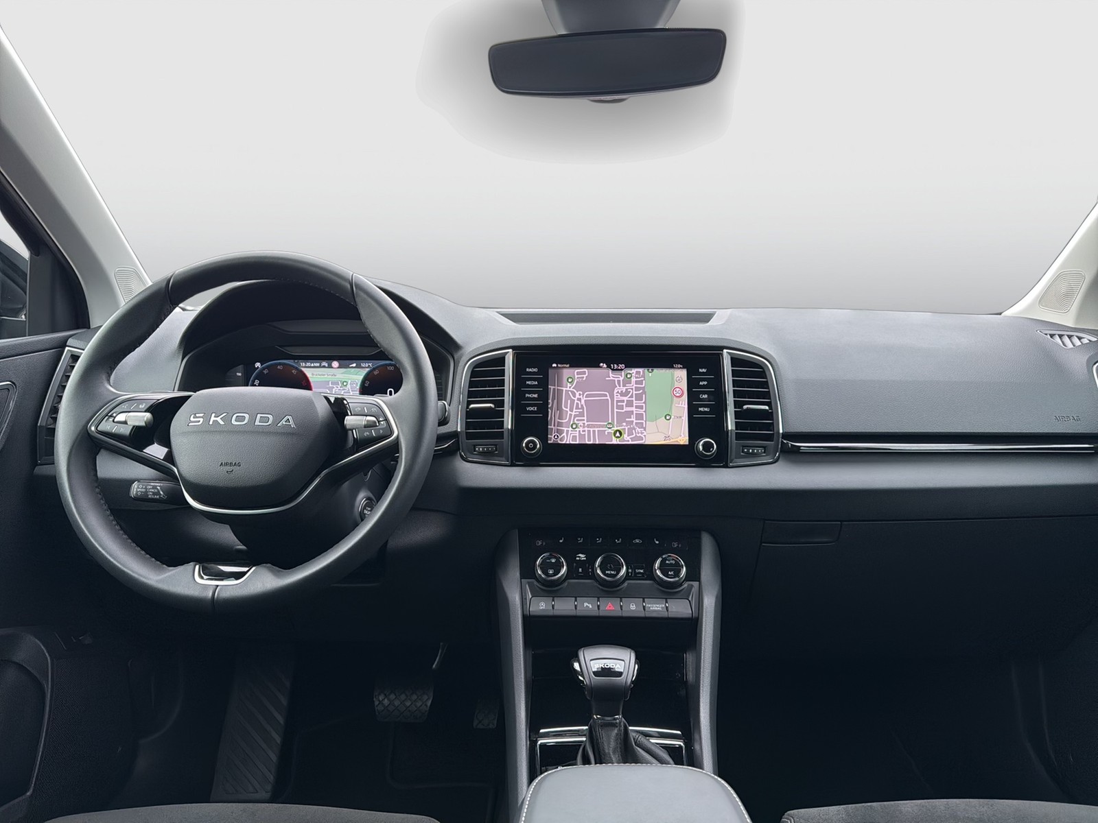 Skoda Karoq 2.0 TOUR STANDHZ AHK CAM LM17 EKLAPPE NAVI