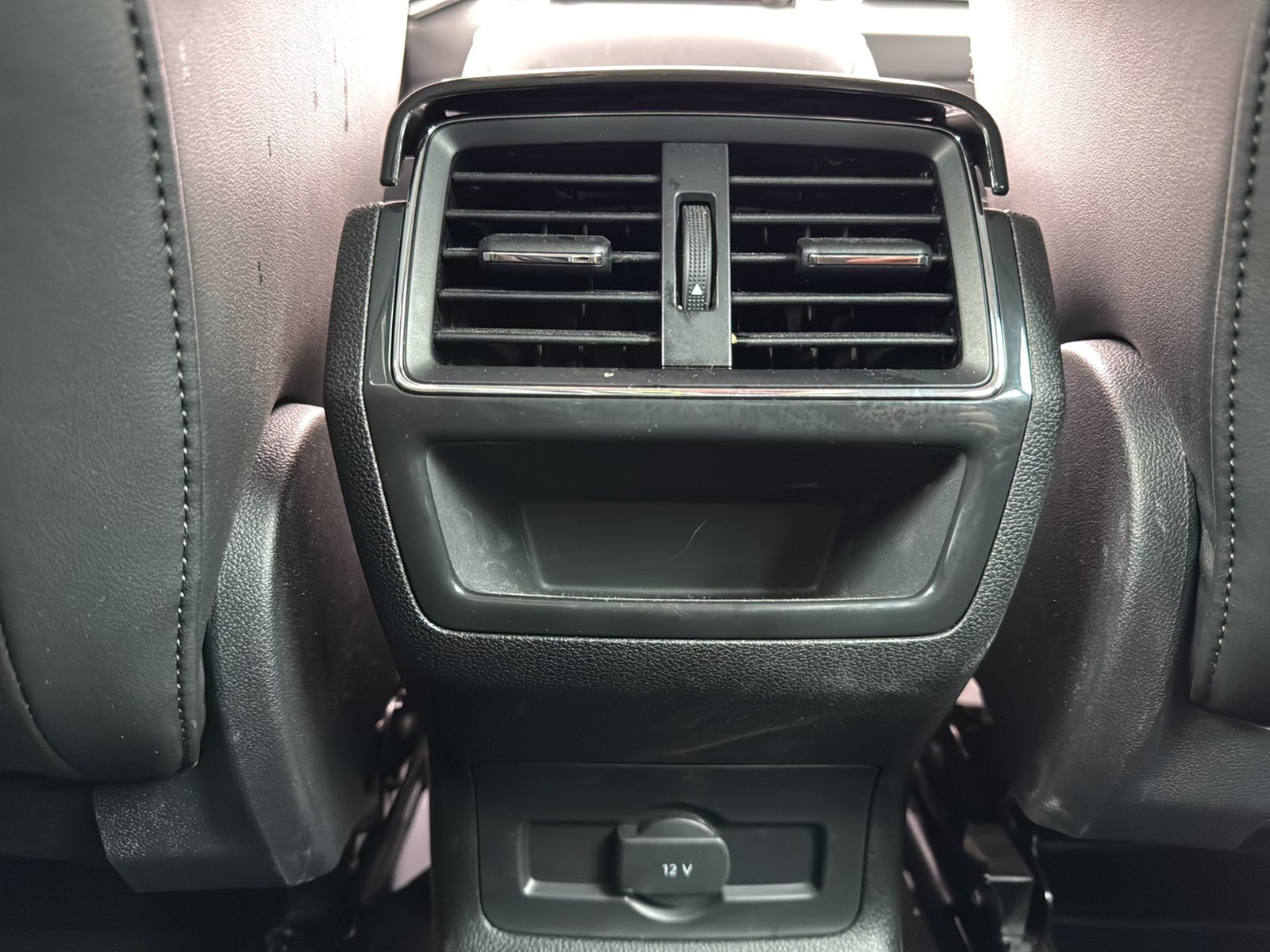 Skoda Karoq 2.0 TOUR STANDHZ AHK CAM LM17 EKLAPPE NAVI