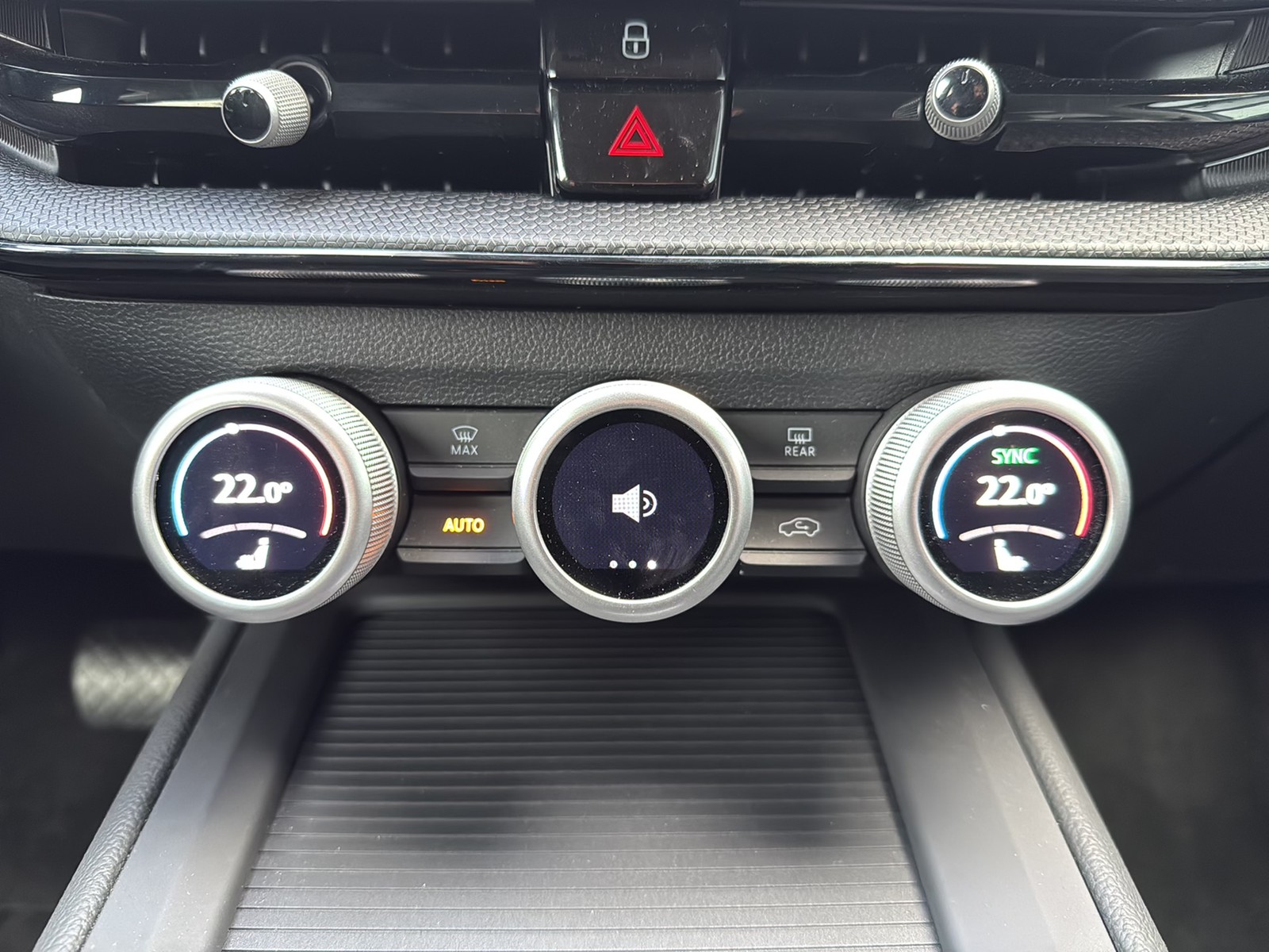 Skoda Superb Combi 1.5 eTSI CAM ACC NAVI SITZHEIZUNG