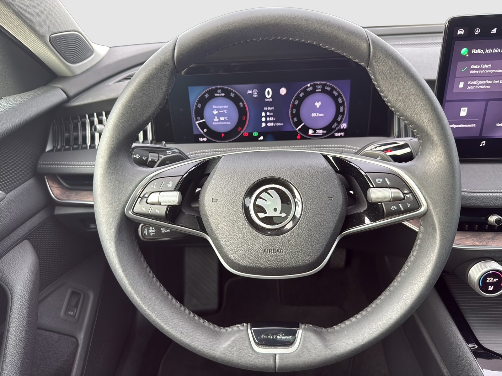 Skoda Superb Combi 2.0 L&K 4X4 LEDER PANO AHK CAM LM18