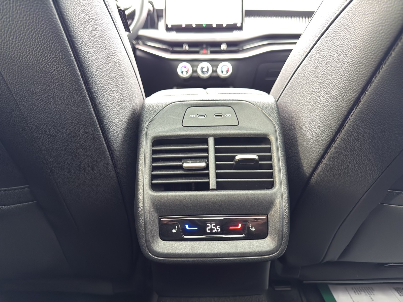 Skoda Superb Combi 2.0 L&K LEDER PANO AHK CAM LM18 NAVI