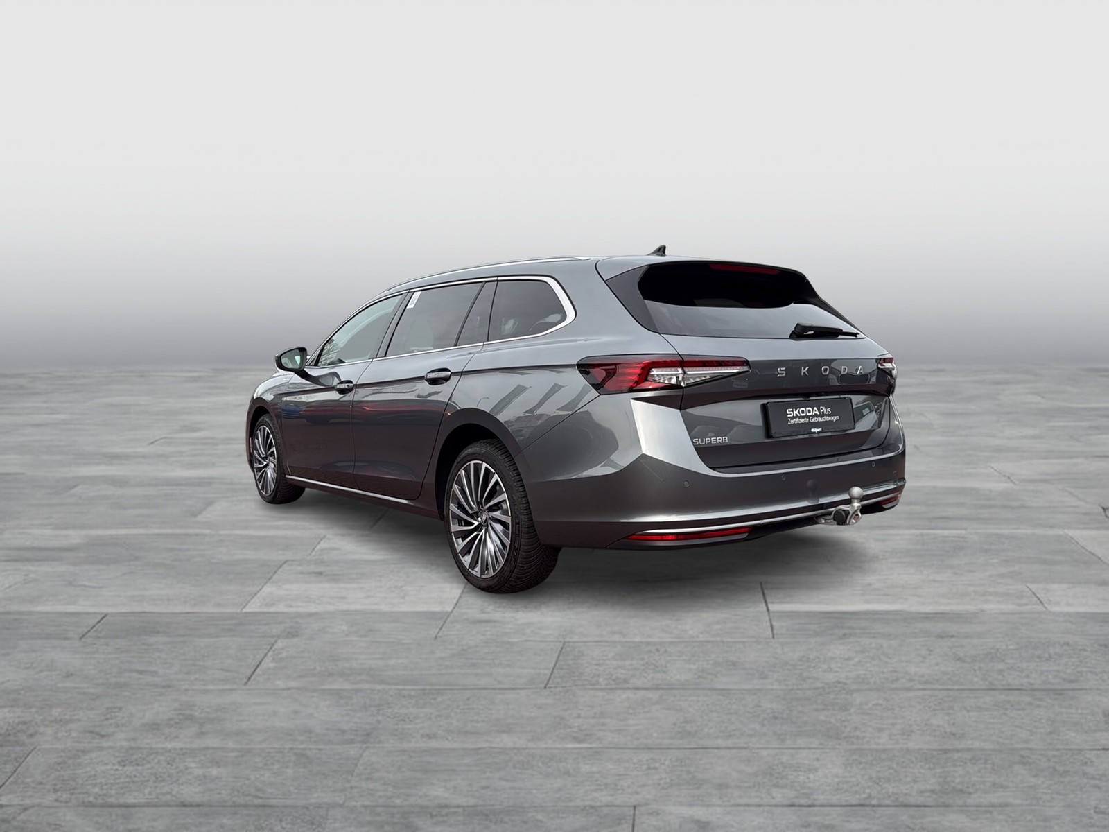 Skoda Superb Combi 2.0 L&K LEDER PANO AHK CAM LM18 NAVI