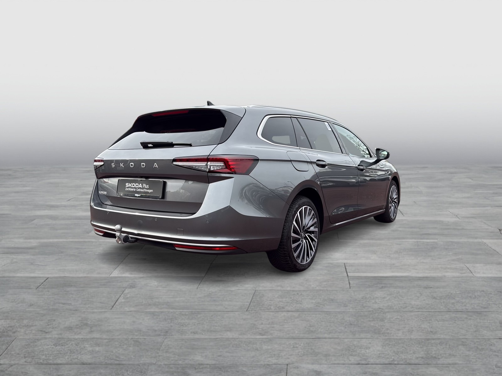 Skoda Superb Combi 2.0 L&K LEDER PANO AHK CAM LM18 NAVI