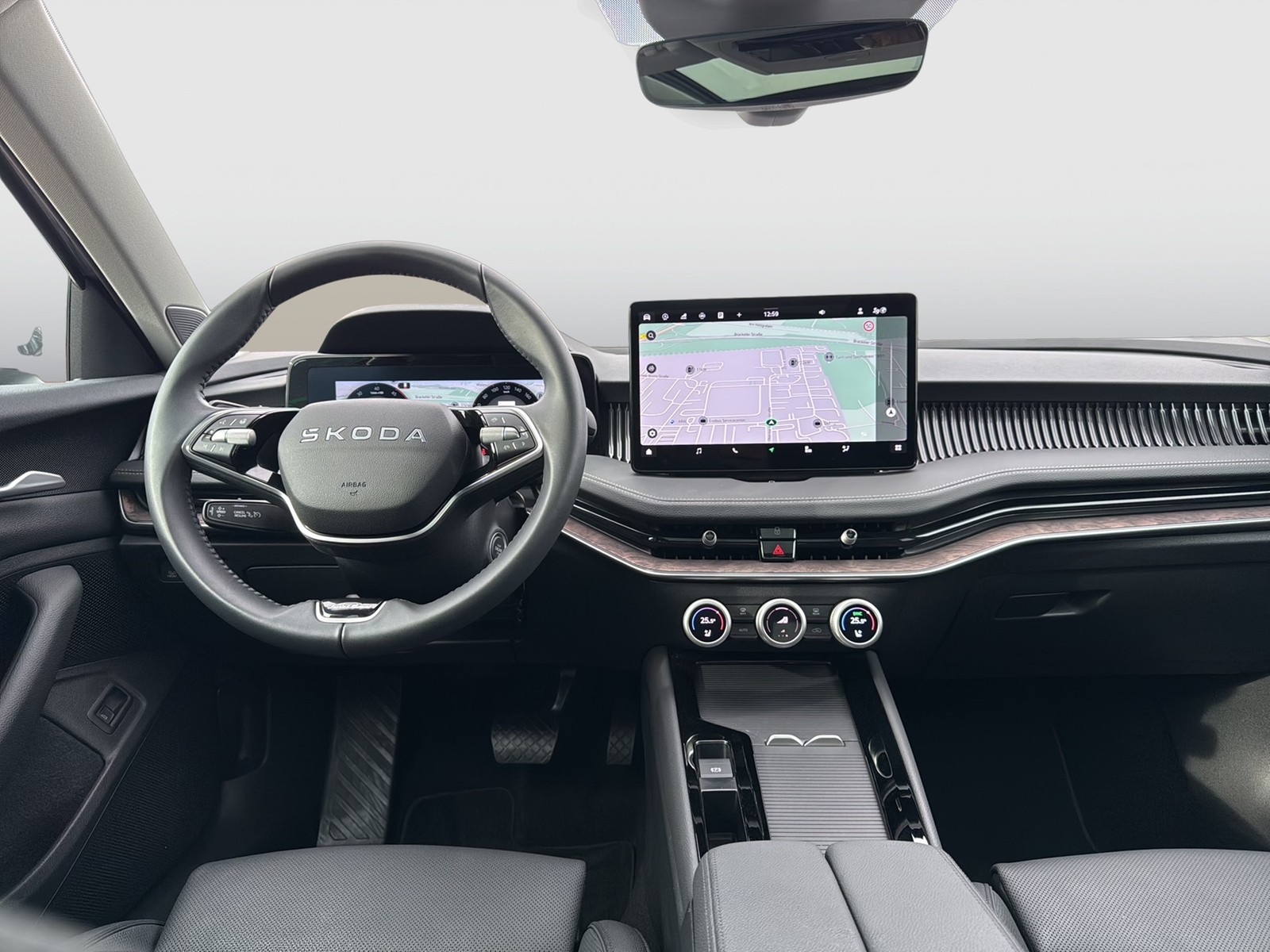 Skoda Superb Combi 2.0 L&K LEDER PANO AHK CAM LM18 NAVI